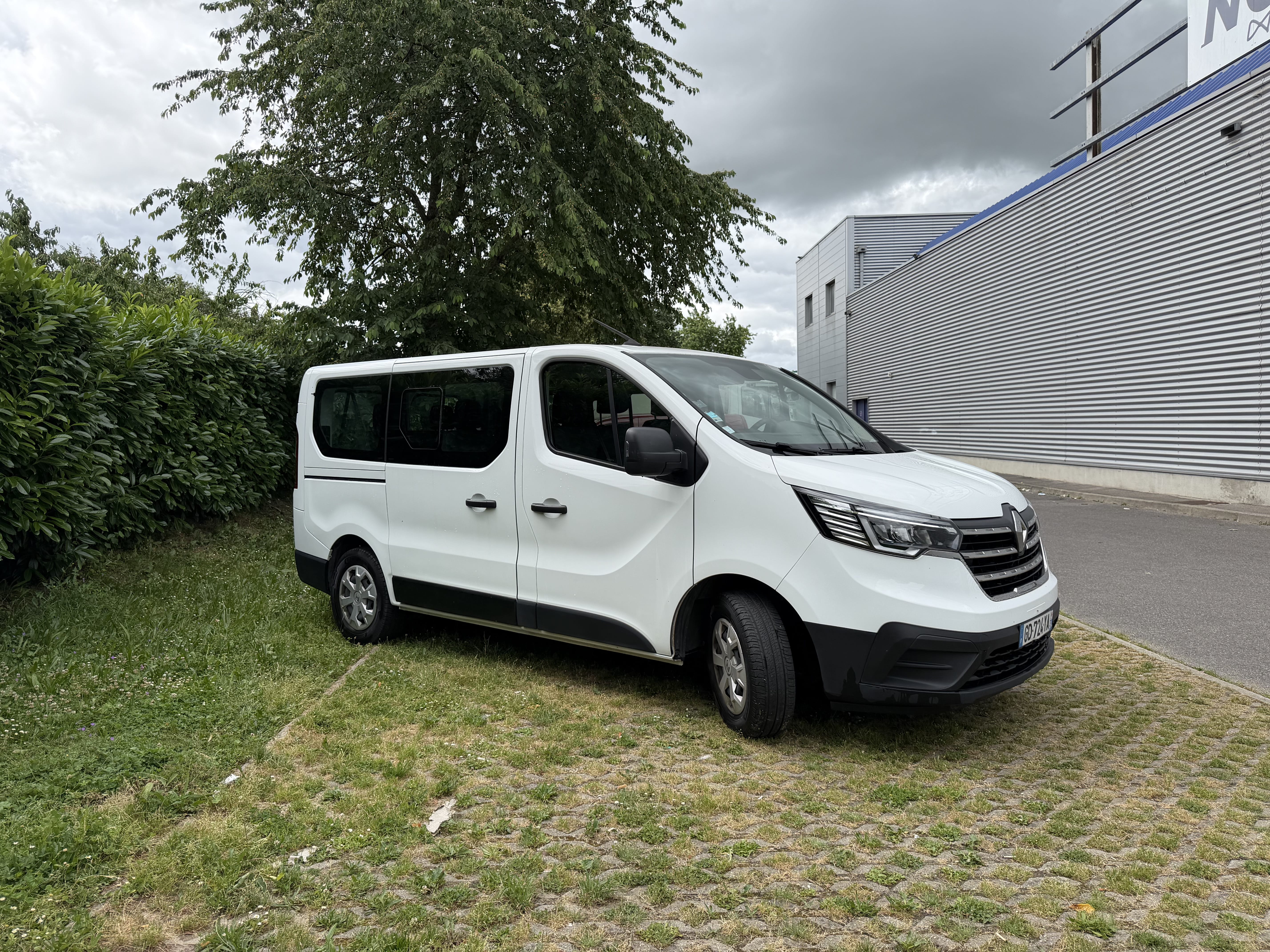 Renault Trafic Passenger avec Autoradio
