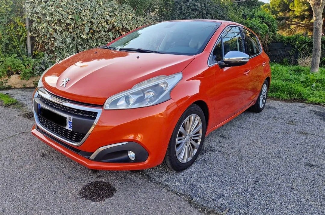 Peugeot 208, 2015, Essence 95