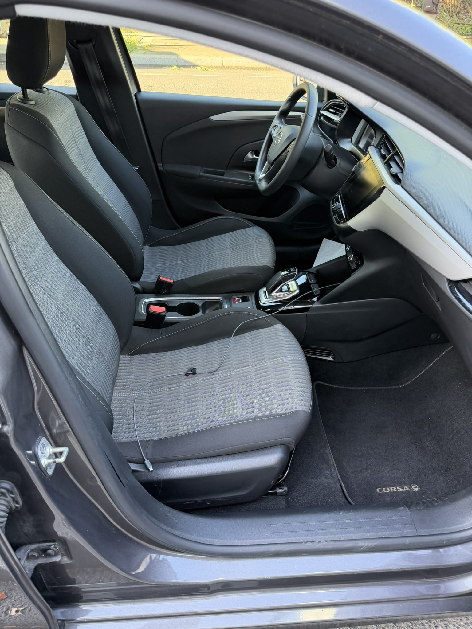 Opel Corsa  Opel Corsa électrique – Confort, autonomie et simplicité ! avec Apple CarPlay