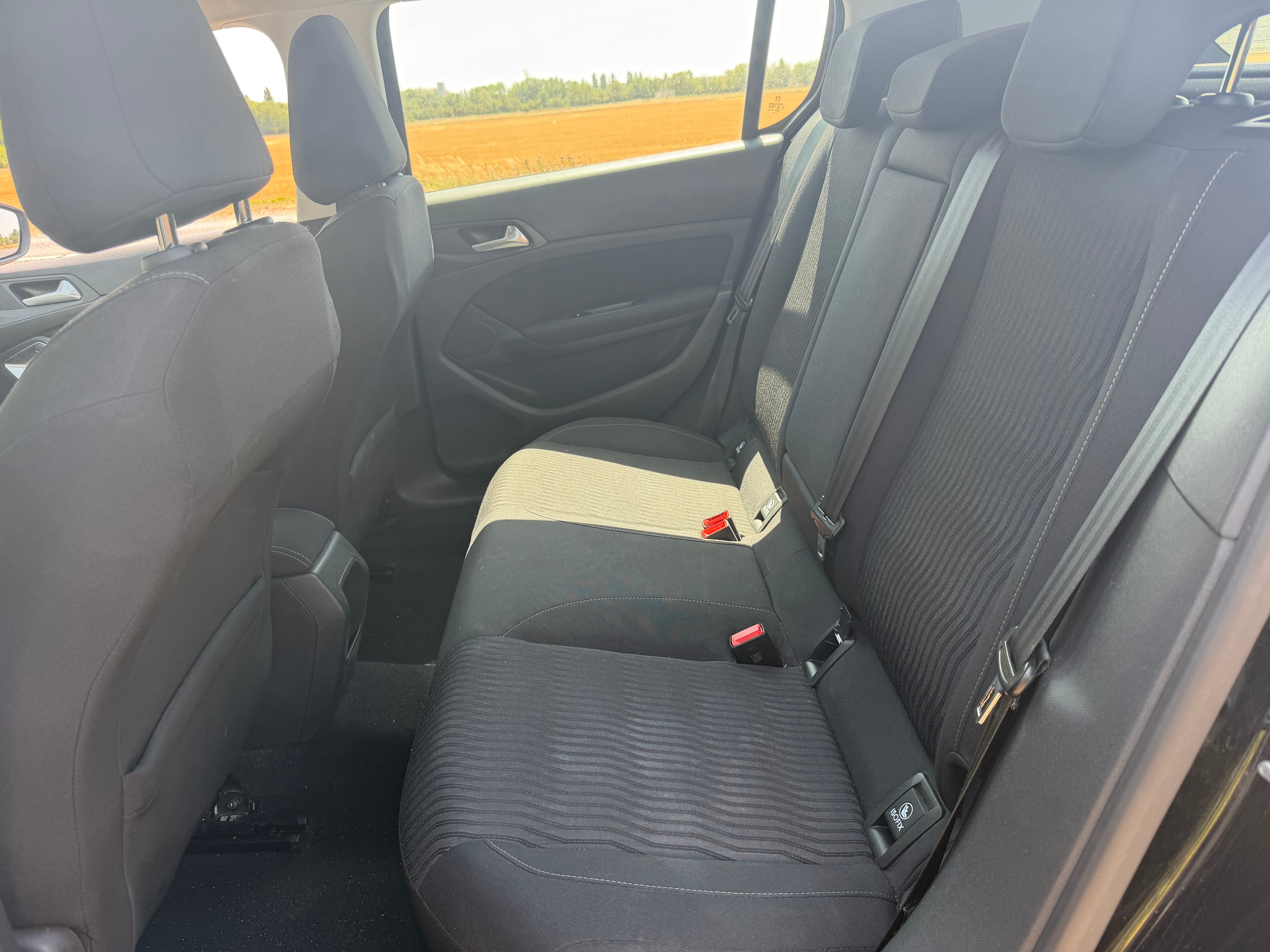 Peugeot 308 avec Apple CarPlay