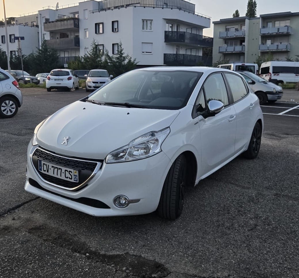 Peugeot 208, 2013, Essence 95