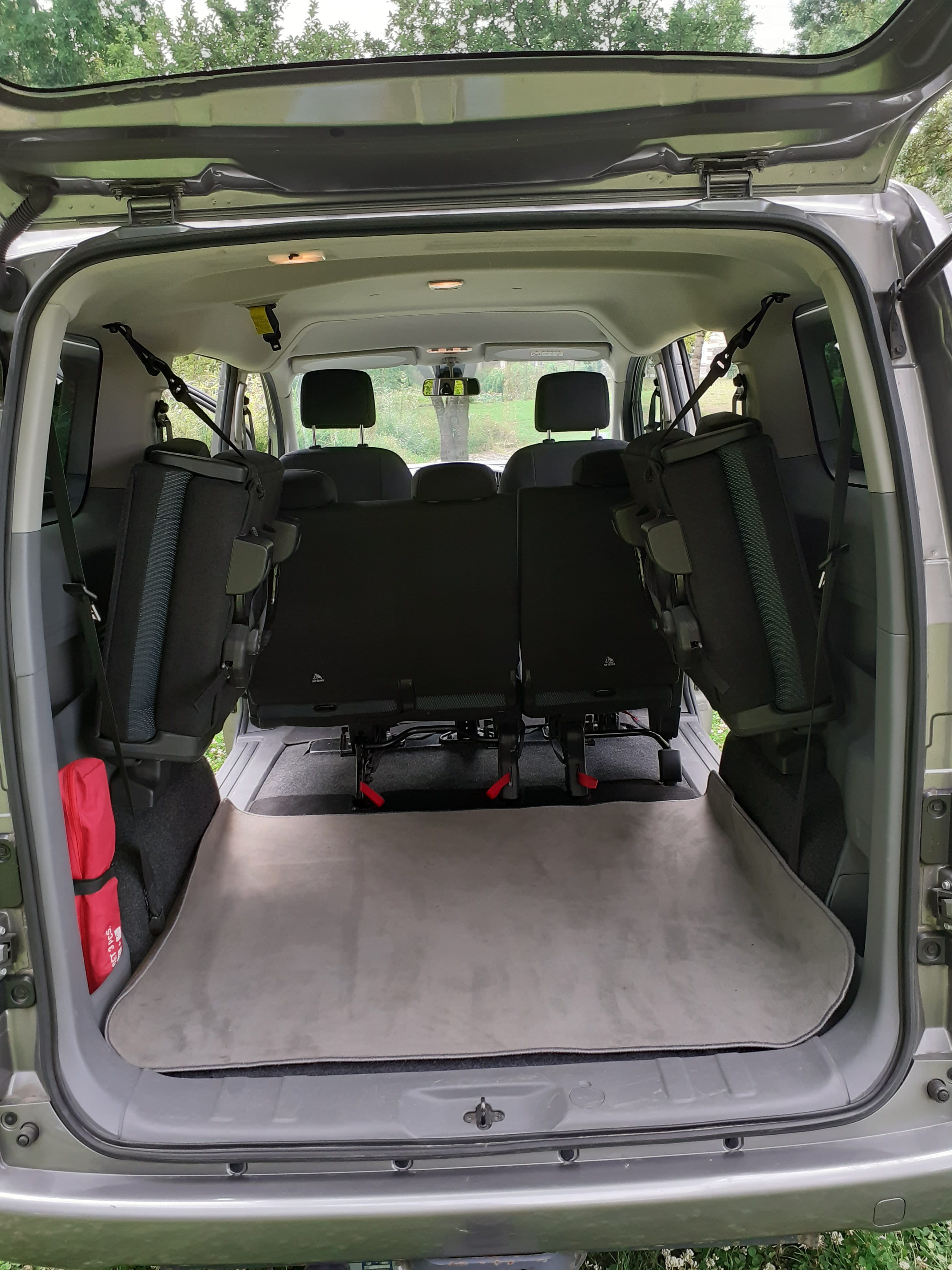 Nissan NV200 Combi avec Pneus neige