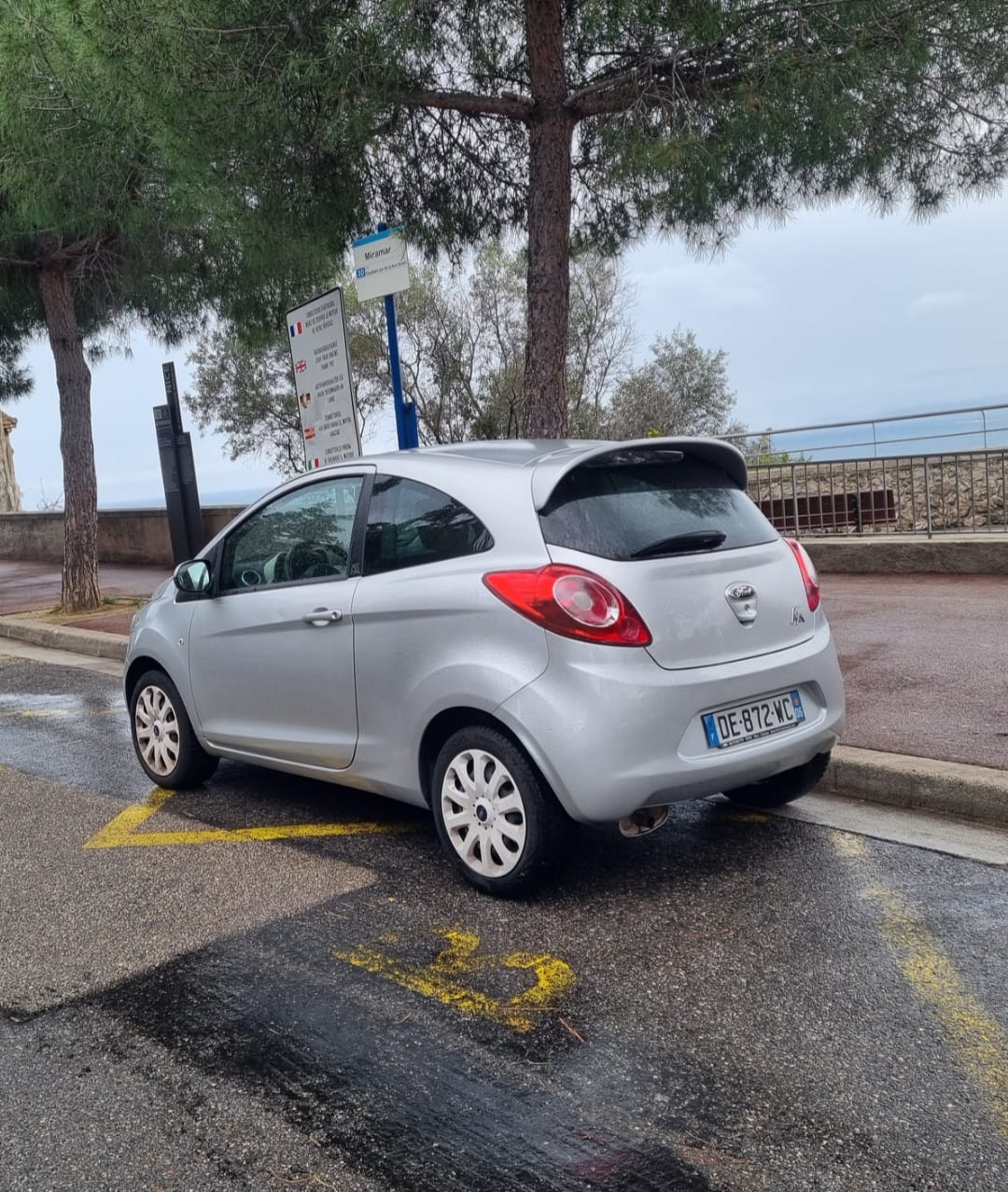Ford Ka Clim, chargeur USB, super 95, avec Climatisation