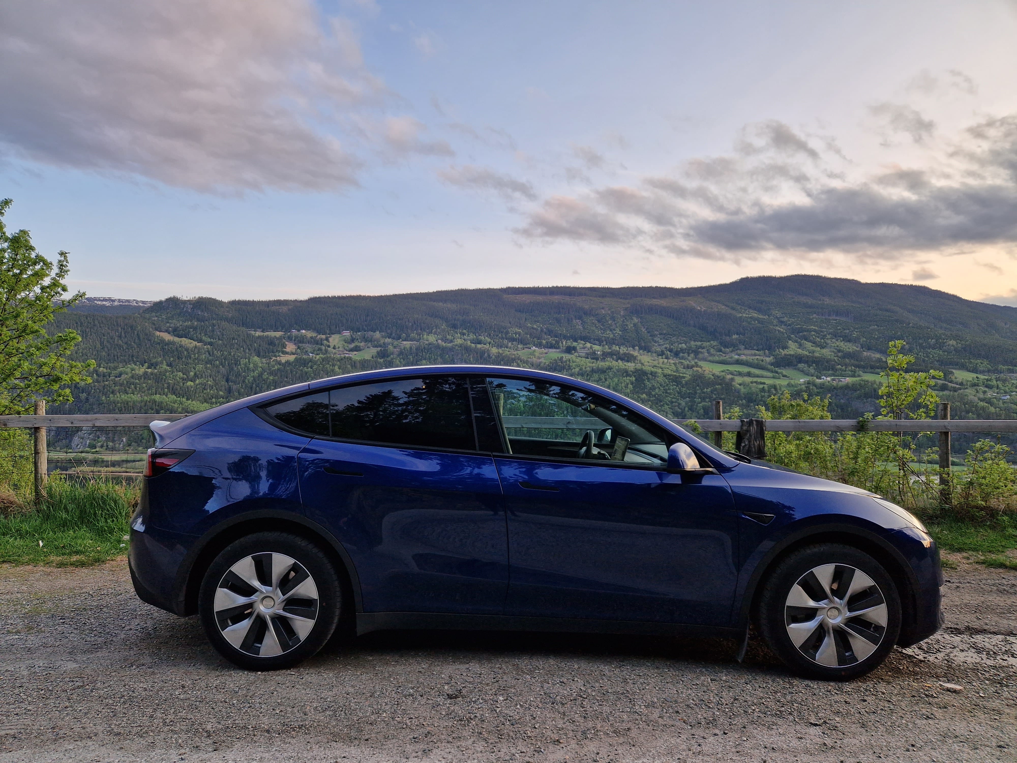 Tesla Model Y med Aircondition