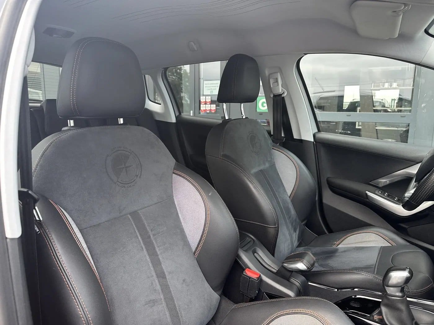 Peugeot 2008 1.2l Crossway avec Audio Bluetooth