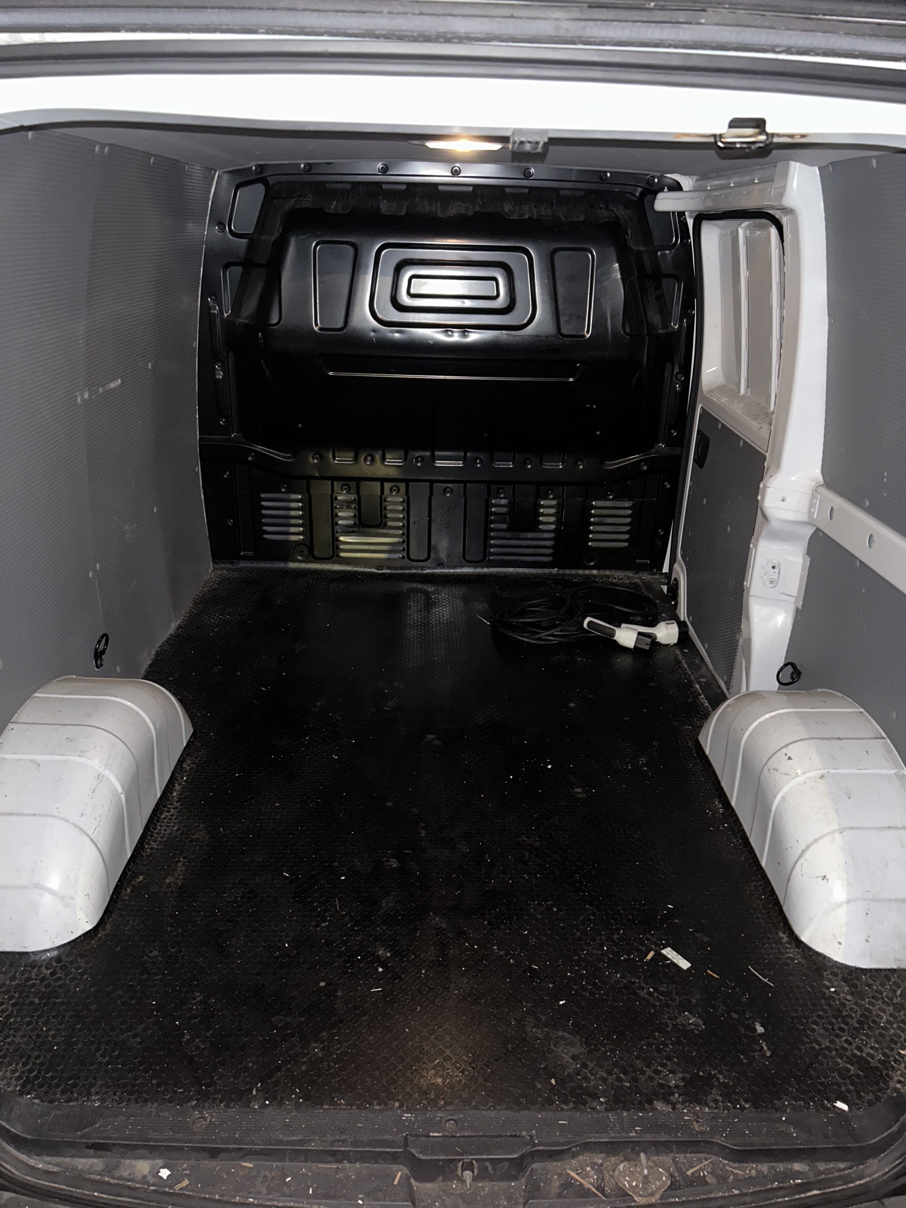 Maxus eDeliver 3 with Bluetooth audio