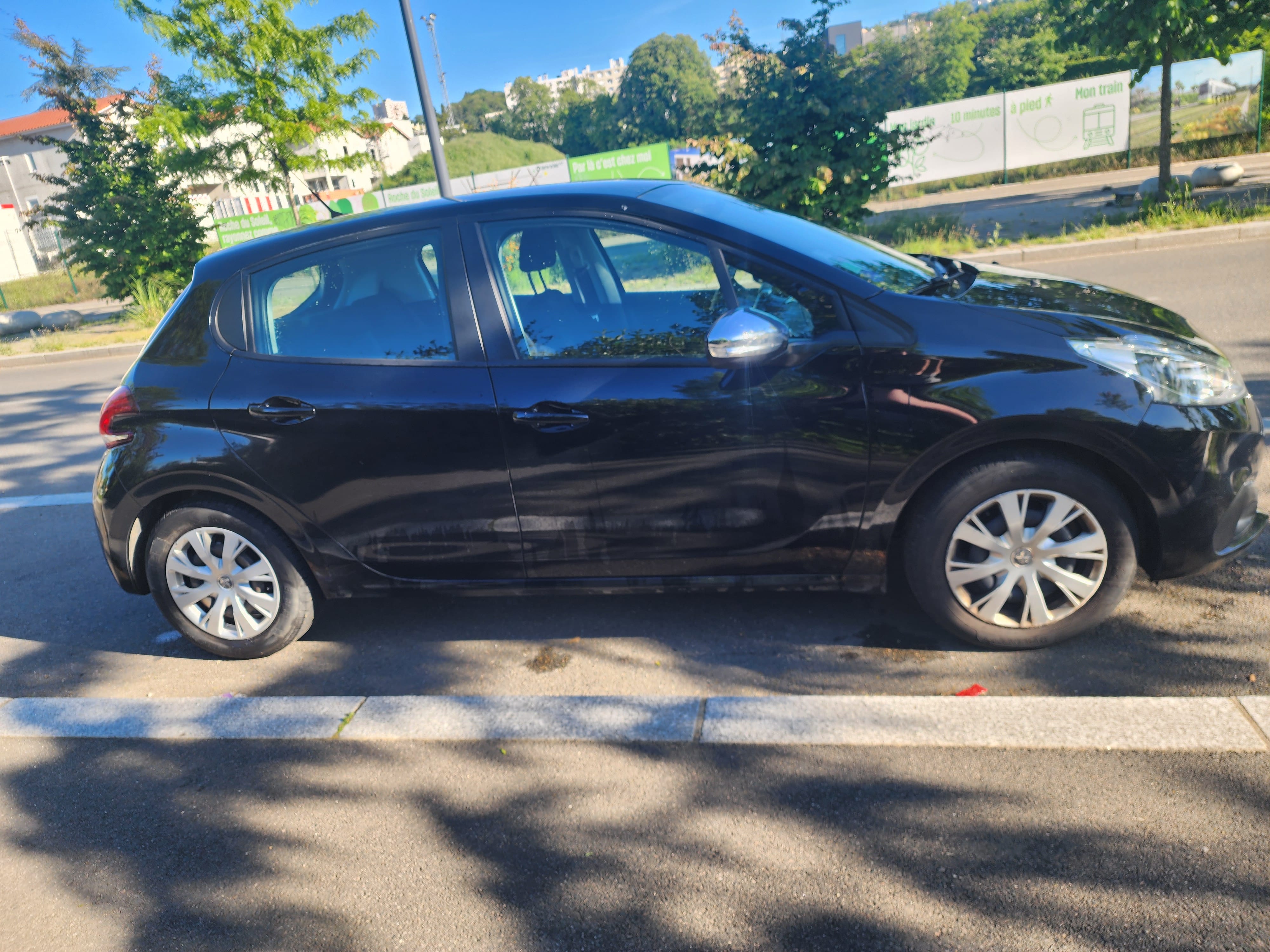 Peugeot 208 Connecté 24h/24h avec Android Auto