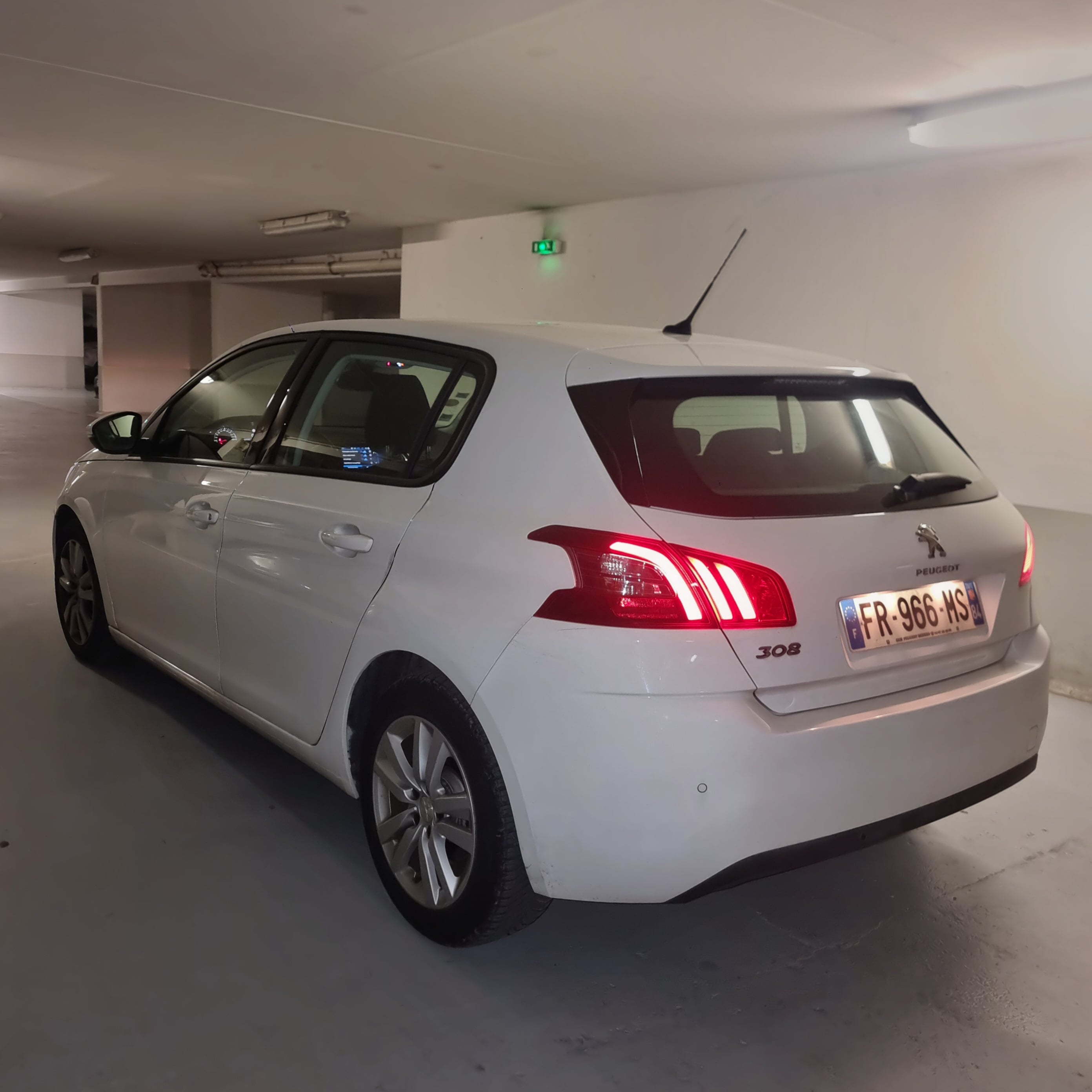 Peugeot 308 1.5 BlueHDi S&S - 130 - BV EAT8 II 2013 Berline Active Phase 2 avec GPS