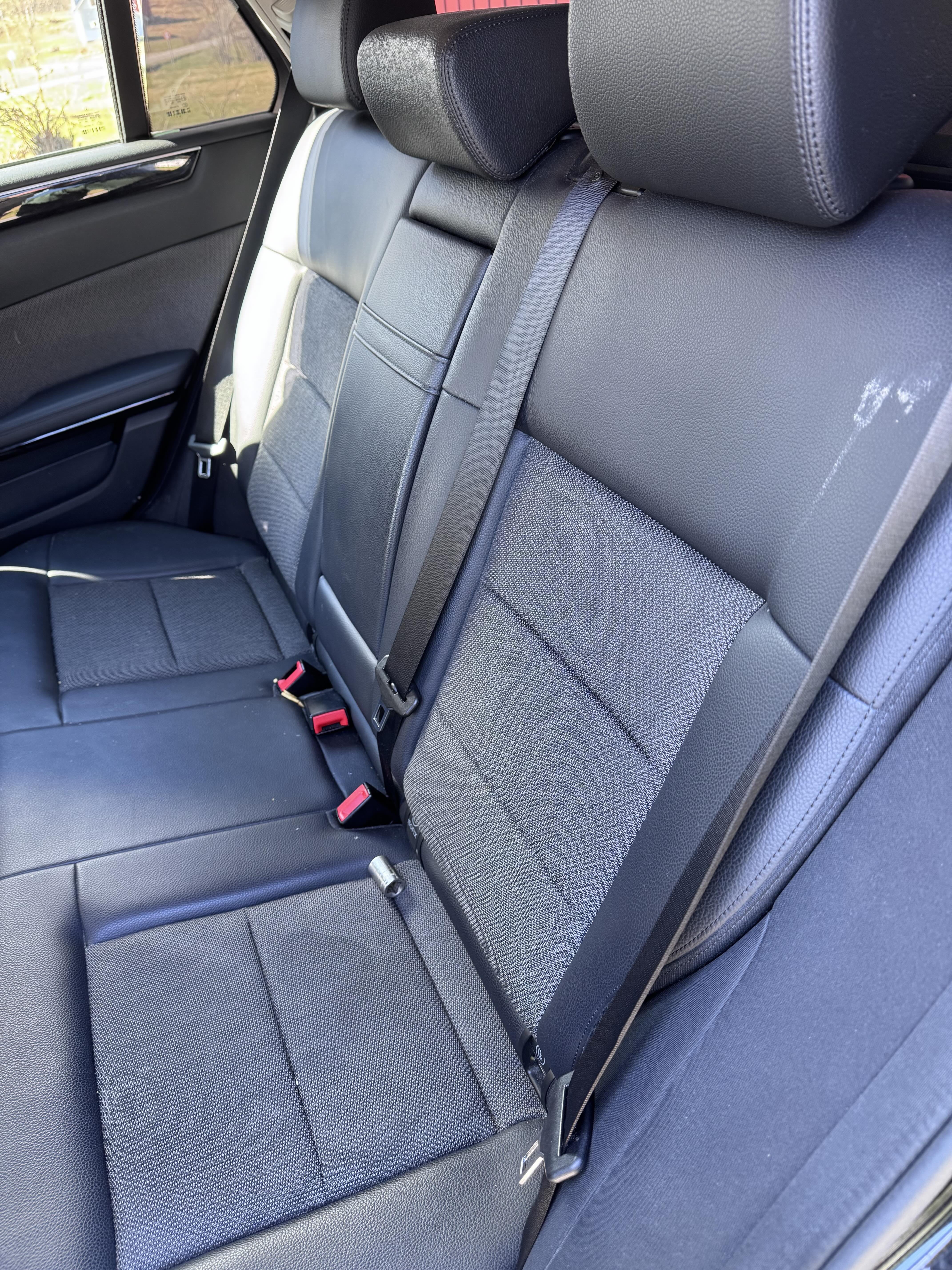 Mercedes-Benz E-Klasse Stasjonsvogn mit Navigationsgerät