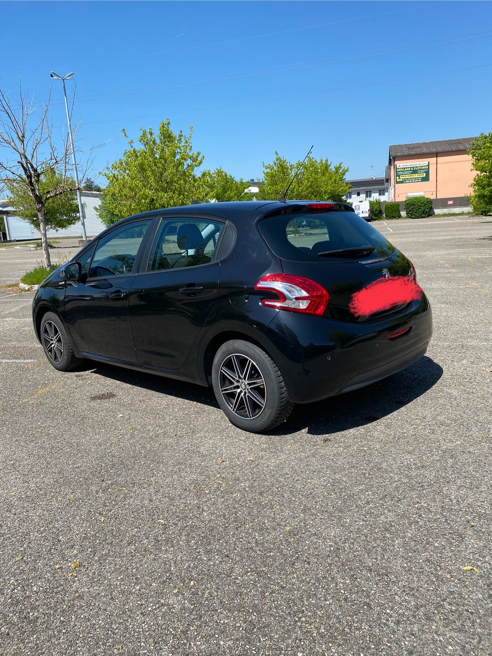 Peugeot 208 avec GPS