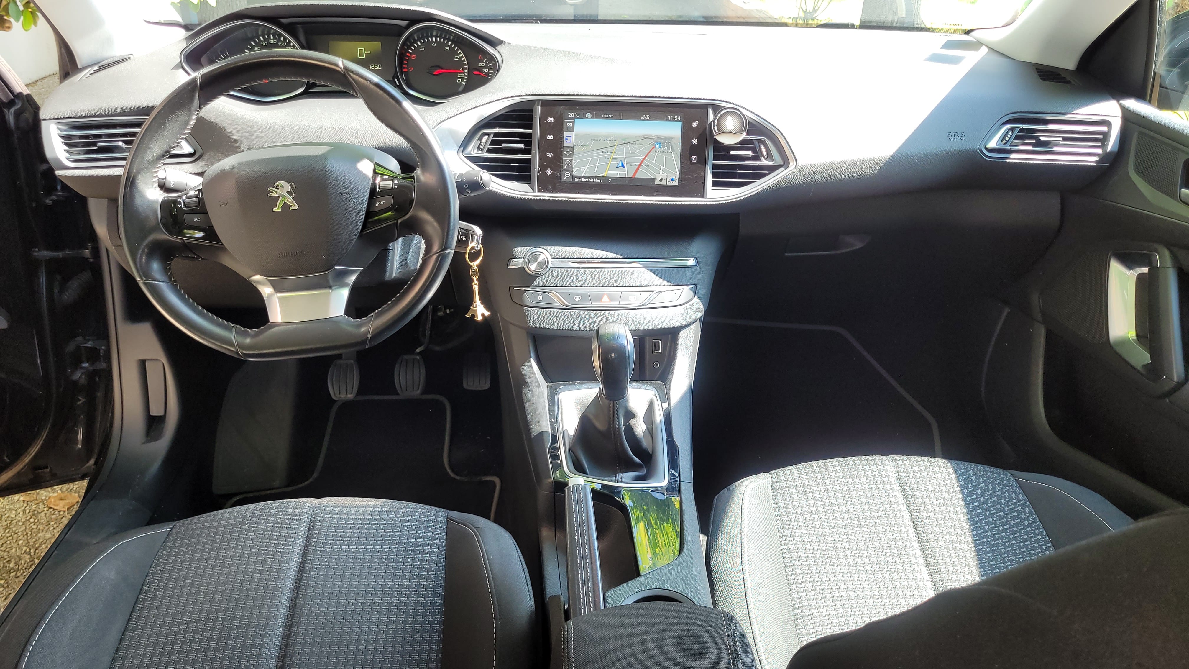 Peugeot 308 avec Entrée audio / iPod