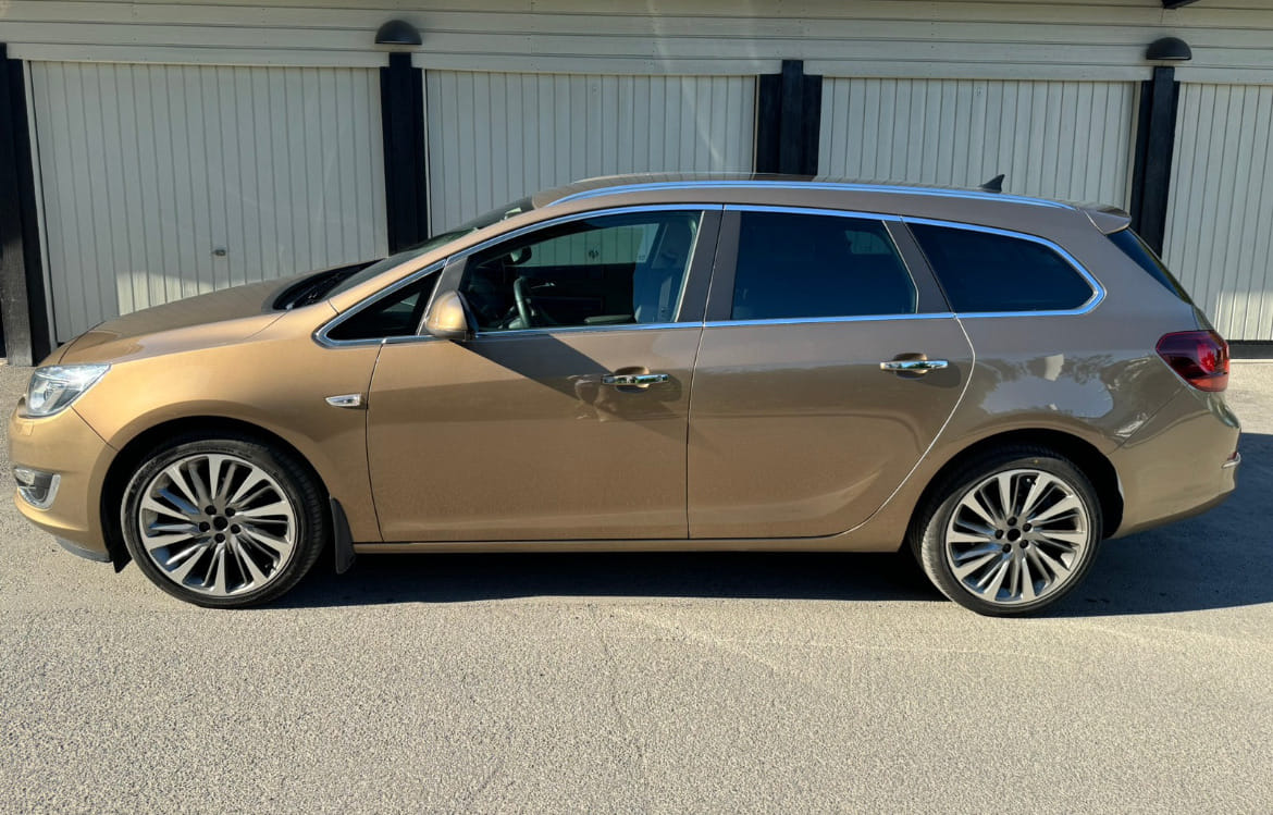 Opel Astra Sports Tourer mit Klimaanlage