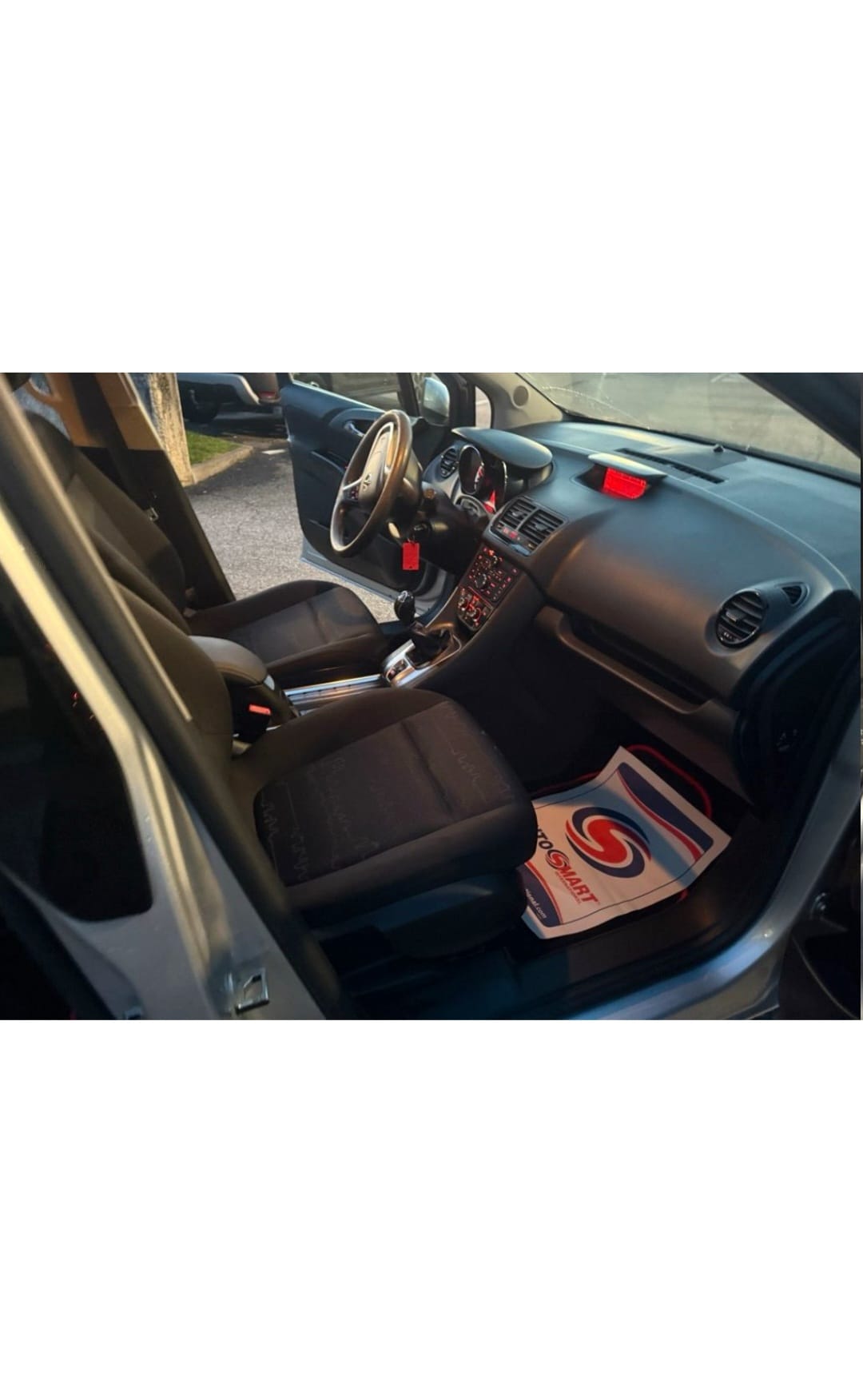 Opel Meriva 1.4 turbo 120 ch essence. avec Audio Bluetooth