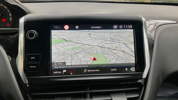 Peugeot 208 avec GPS