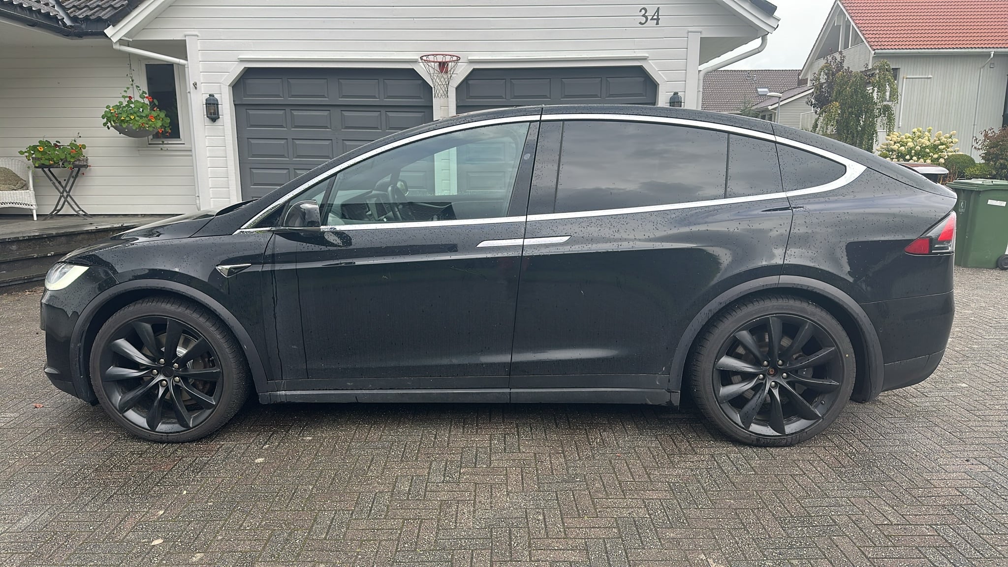 Tesla Model X 75D med Aircondition