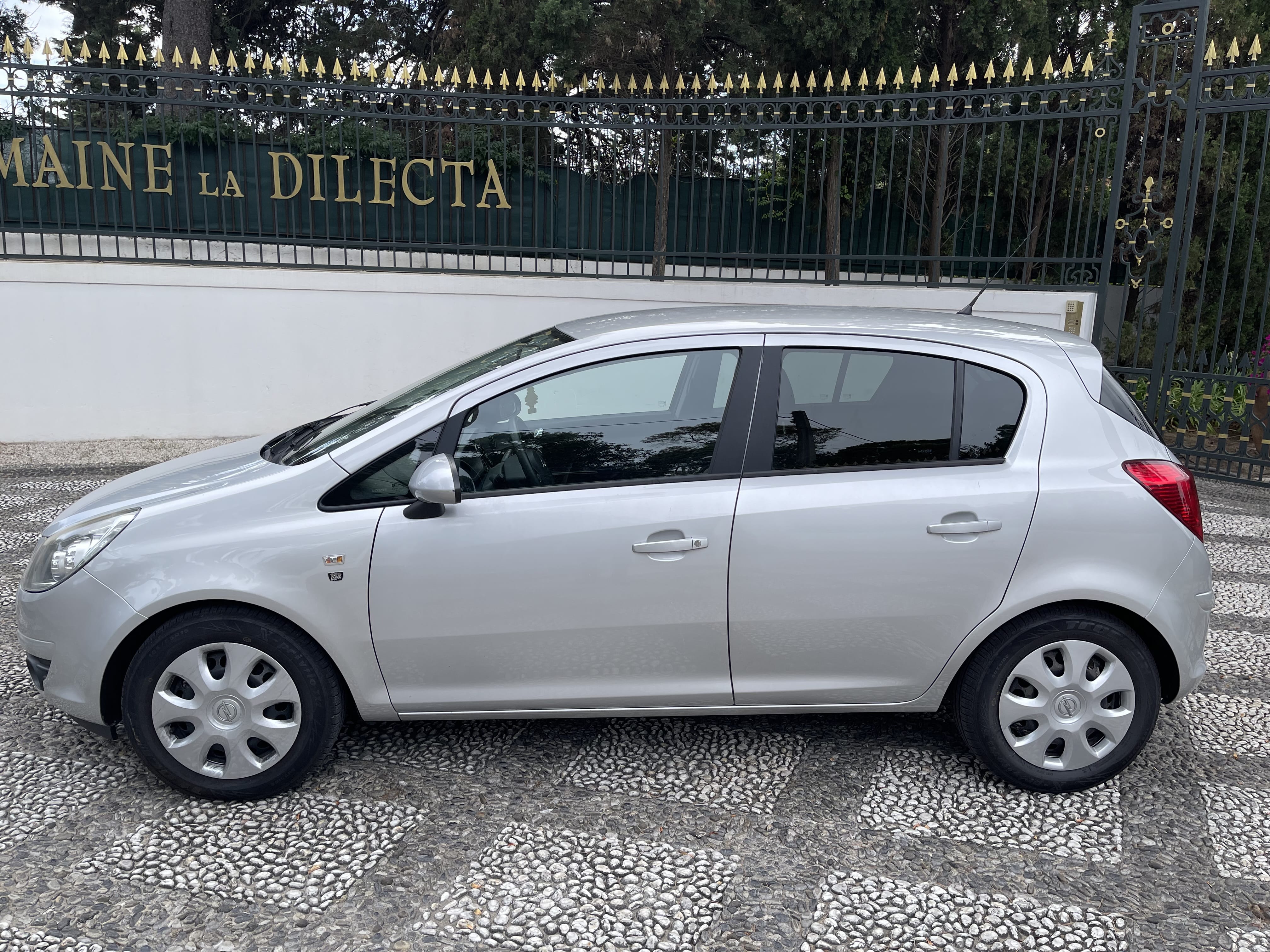 Opel Corsa 1.2 avec Climatisation