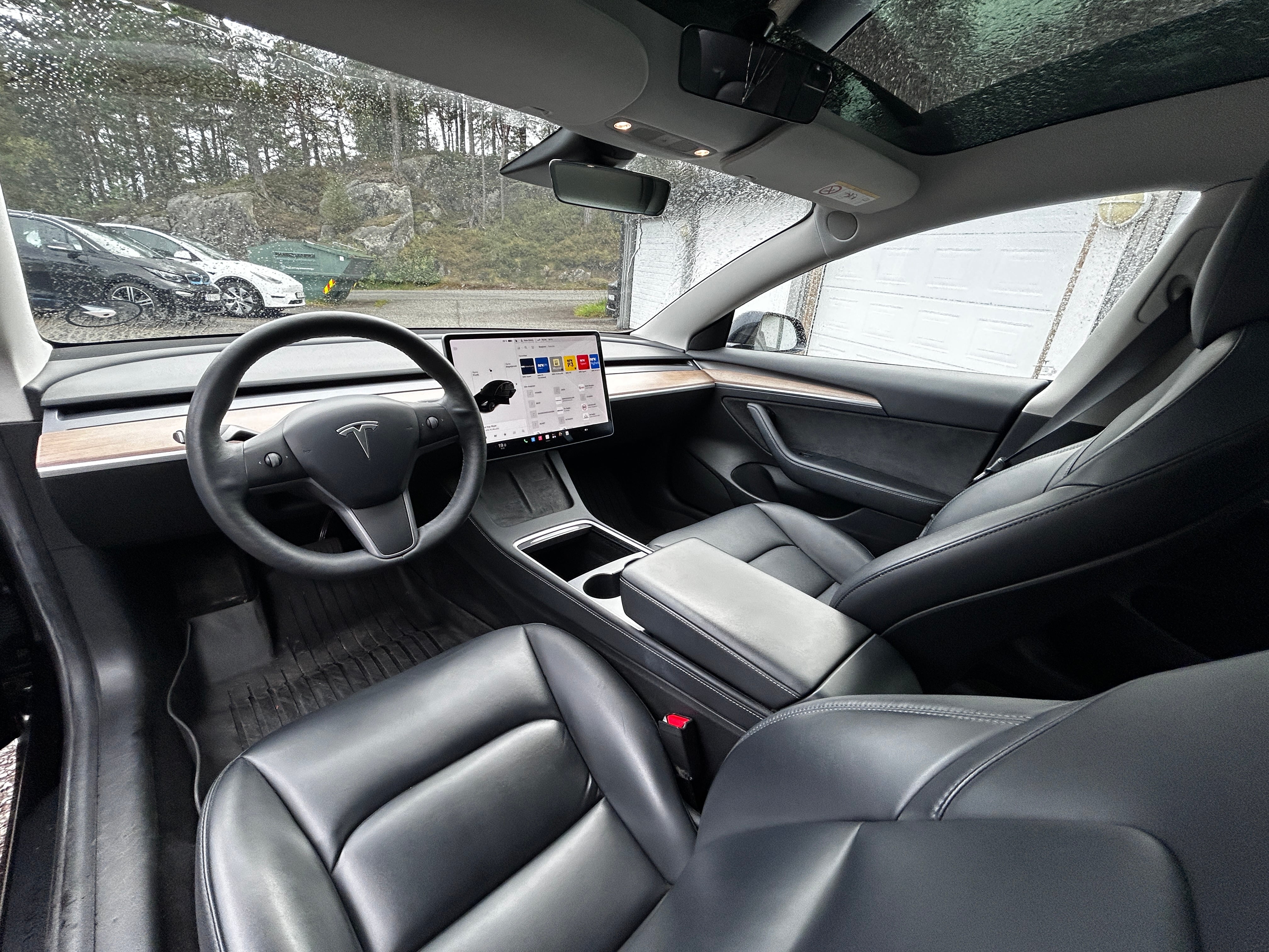 Tesla Model 3 Standard Range Plus med GPS