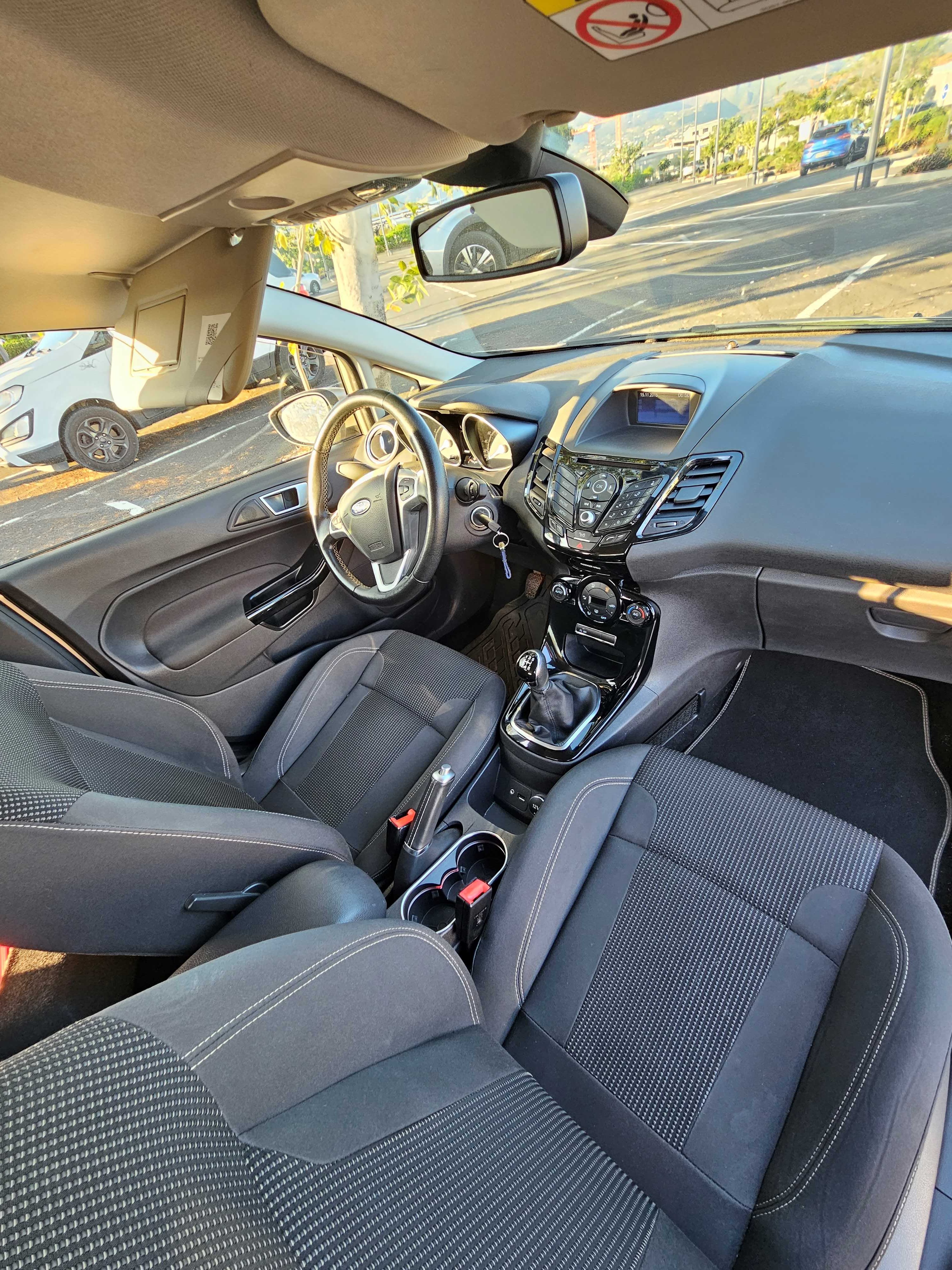 Ford Fiesta avec Régulateur de vitesse