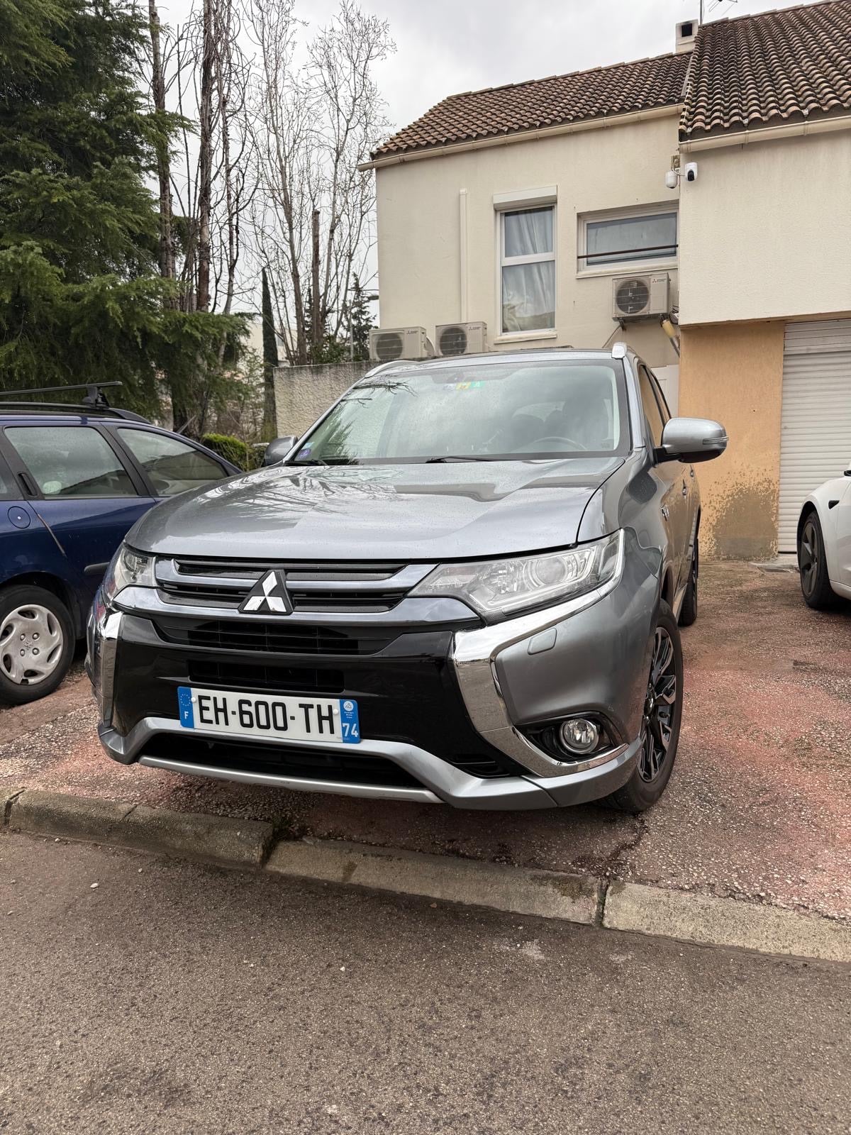 Mitsubishi Outlander Sport, 2016, Essence 95 / Elektrisch (hybride), automatisch