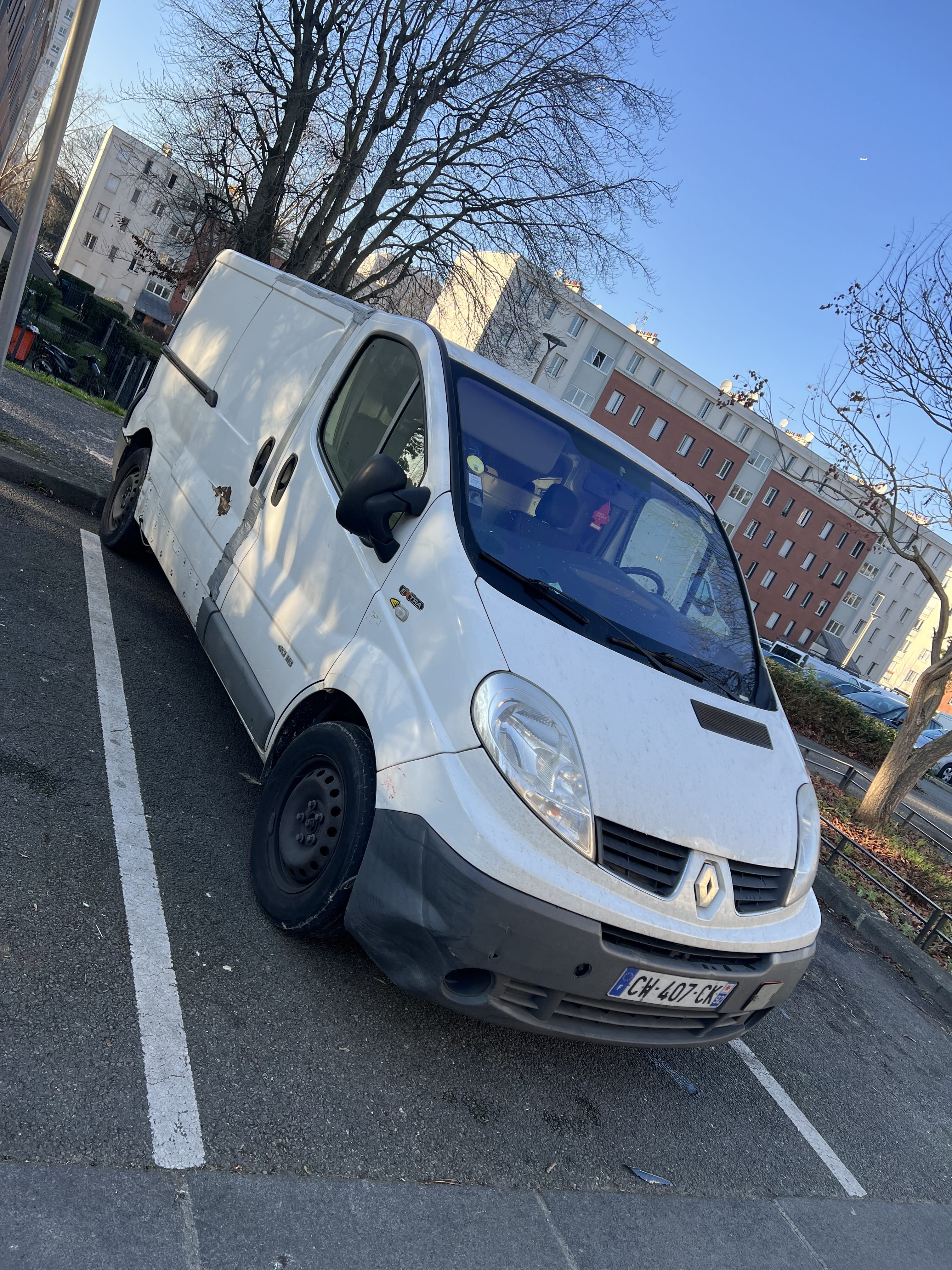 Renault Trafic Grand model L2H1 8m3 double porte latérales Bas prix avec Climatisation