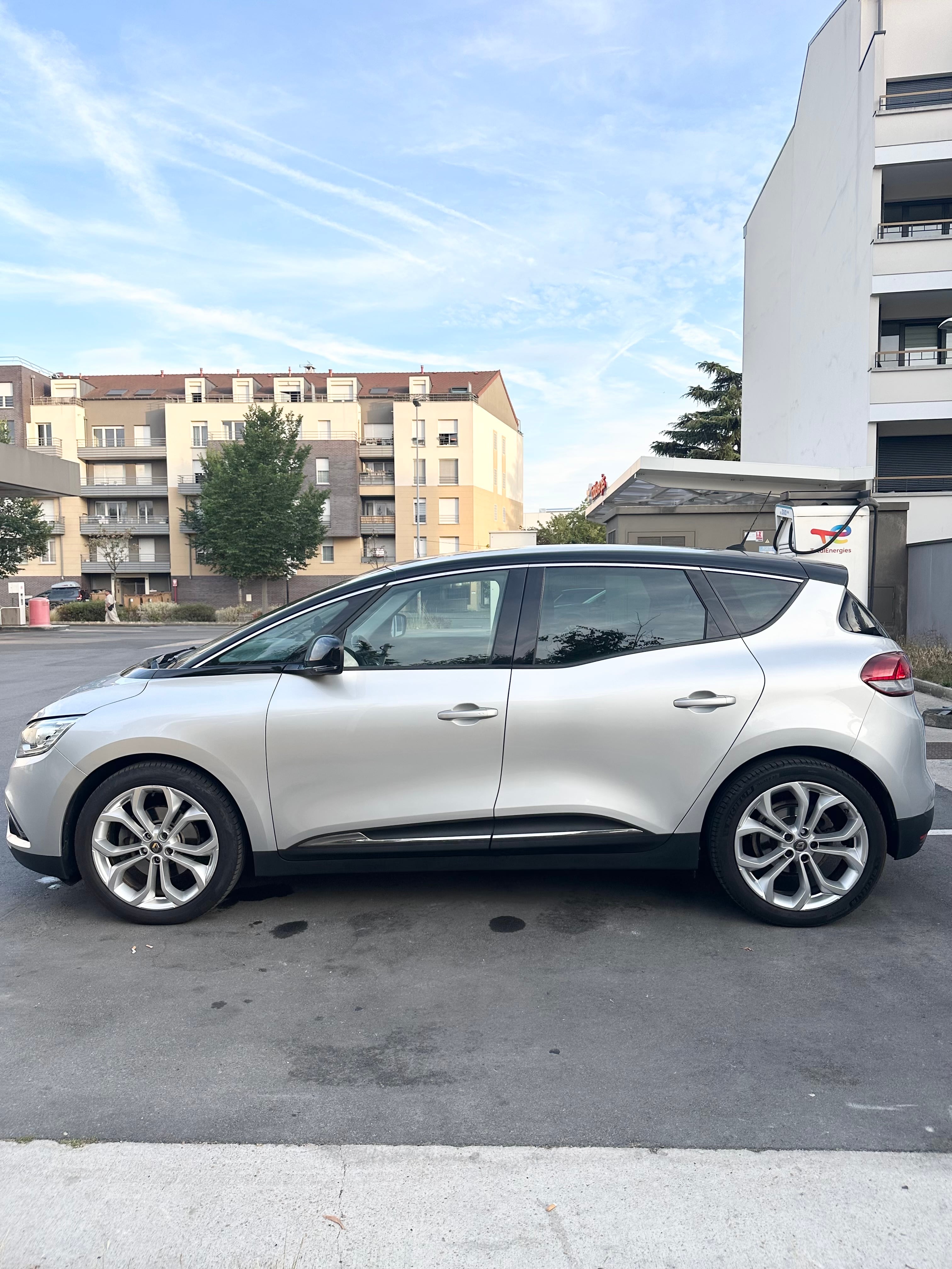 Renault Scenic avec Climatisation