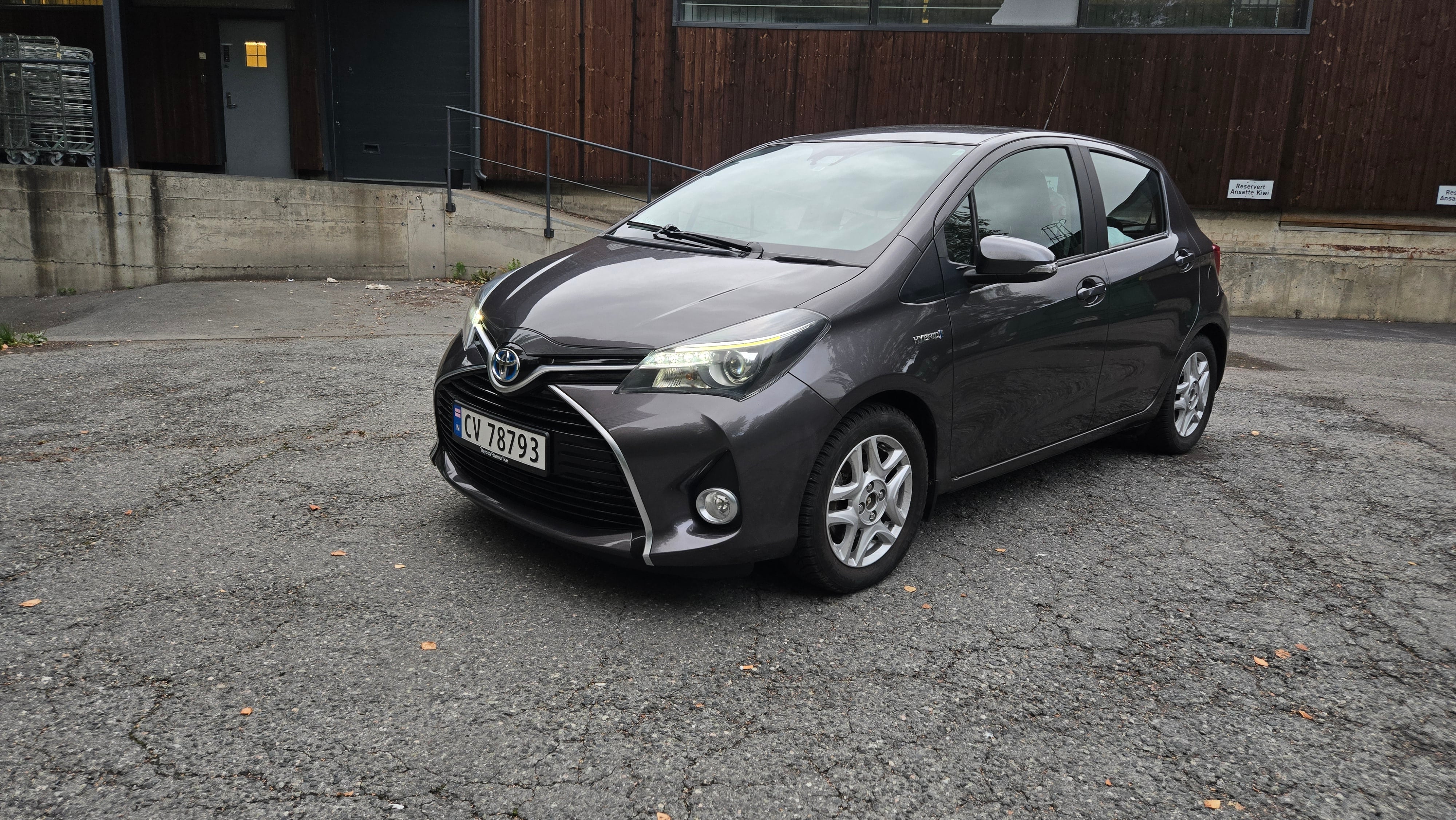 Toyota Yaris Hybrid, 2015, Blyfri 95, automatisk