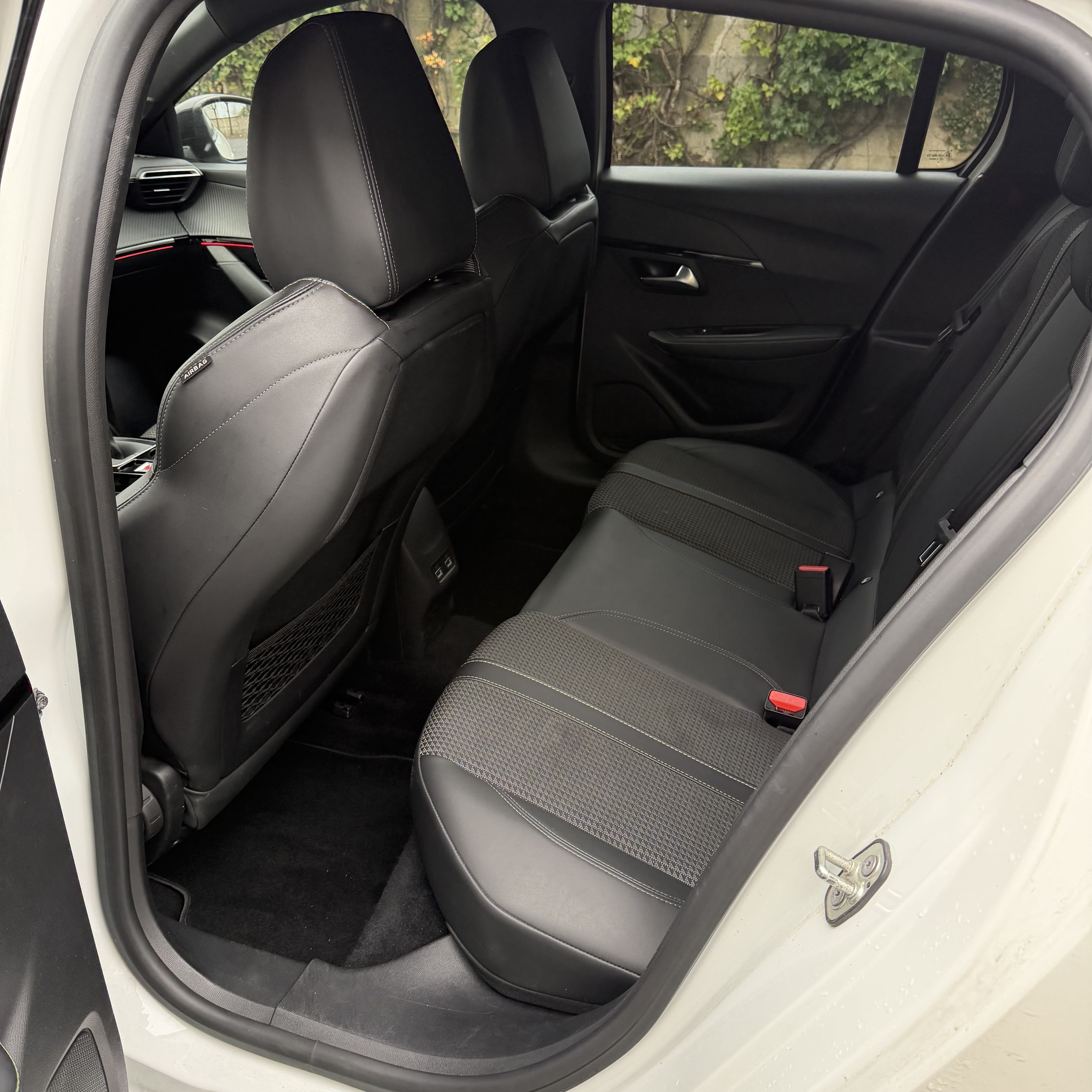 Peugeot 208 avec Entrée audio / iPod