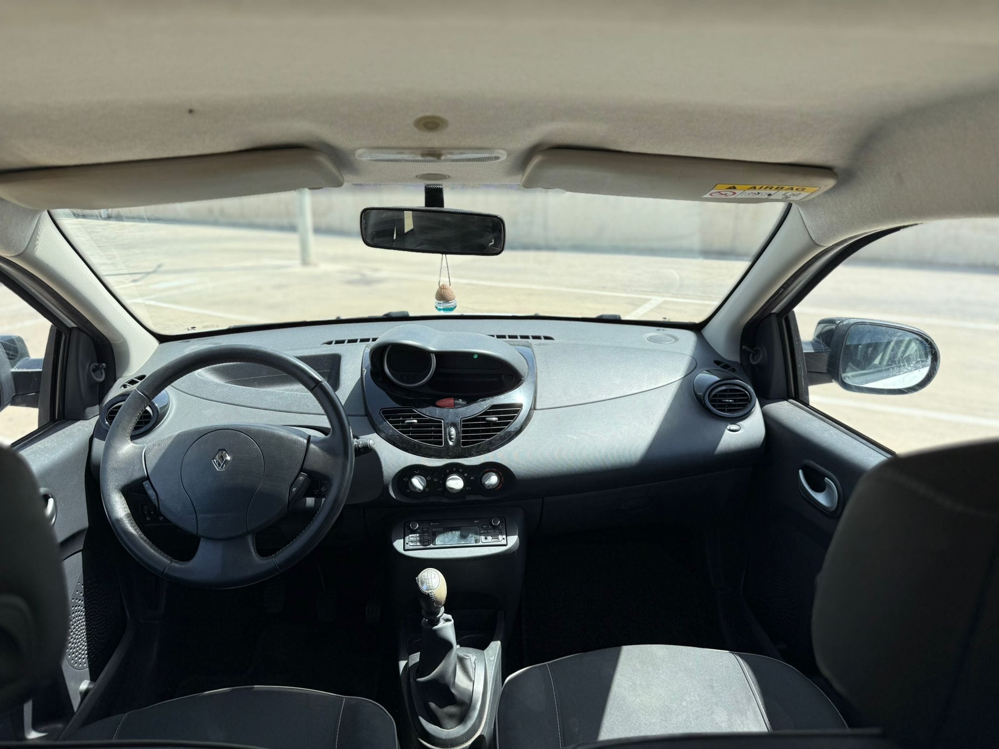 Renault Twingo med Lydinngang