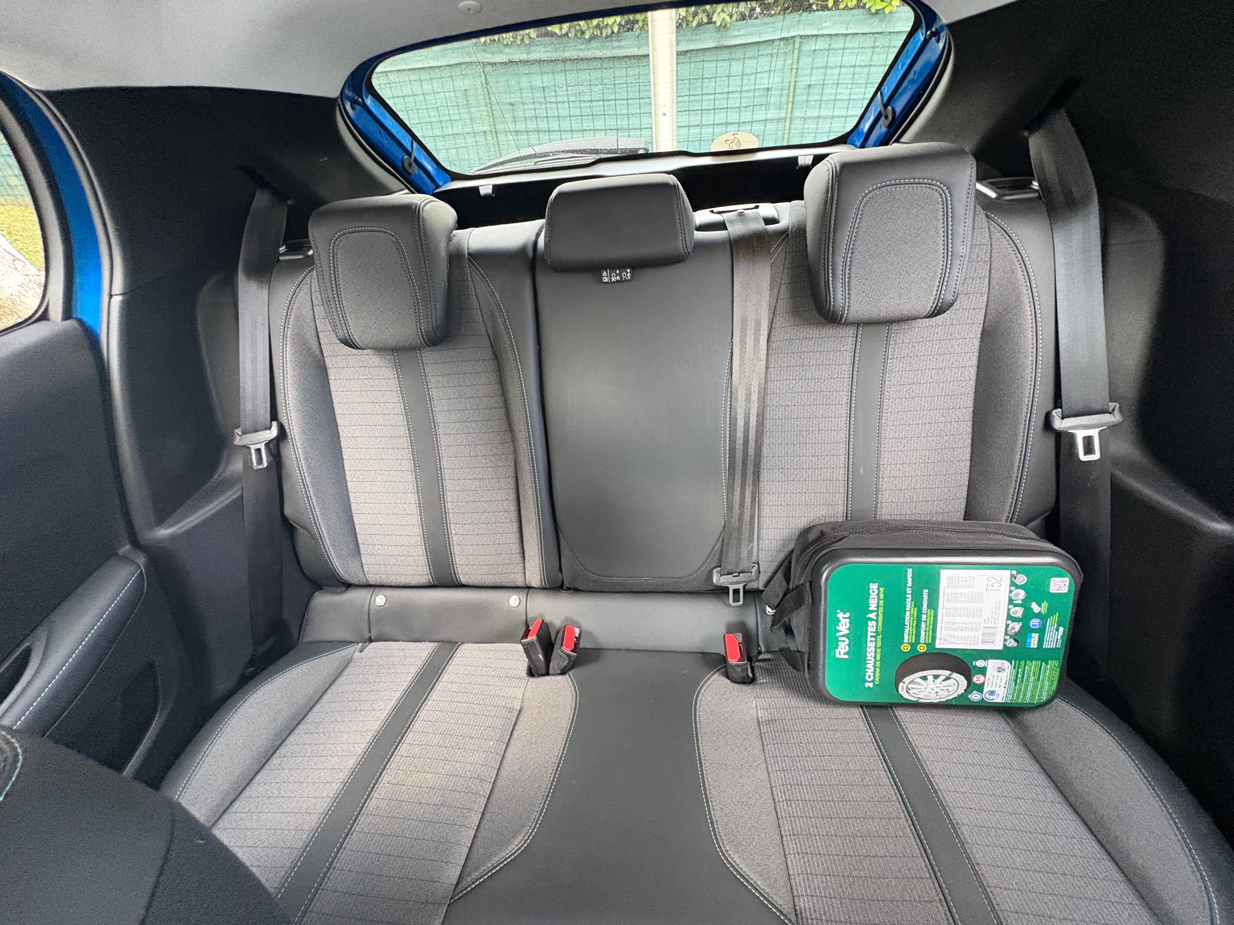 Peugeot 208 avec Autoradio