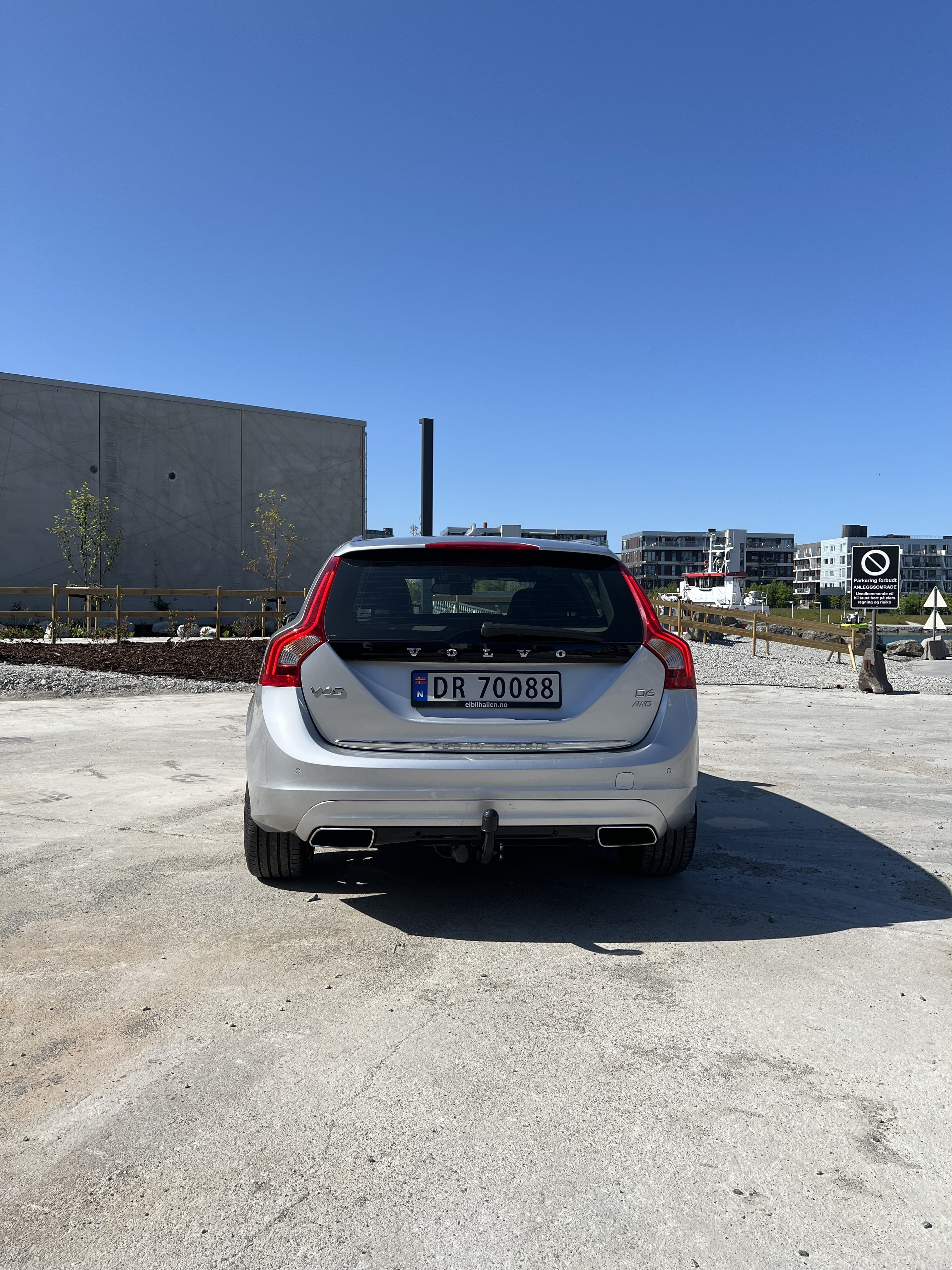Volvo V60 Plug-in Hybrid 4AWD D6 med GPS