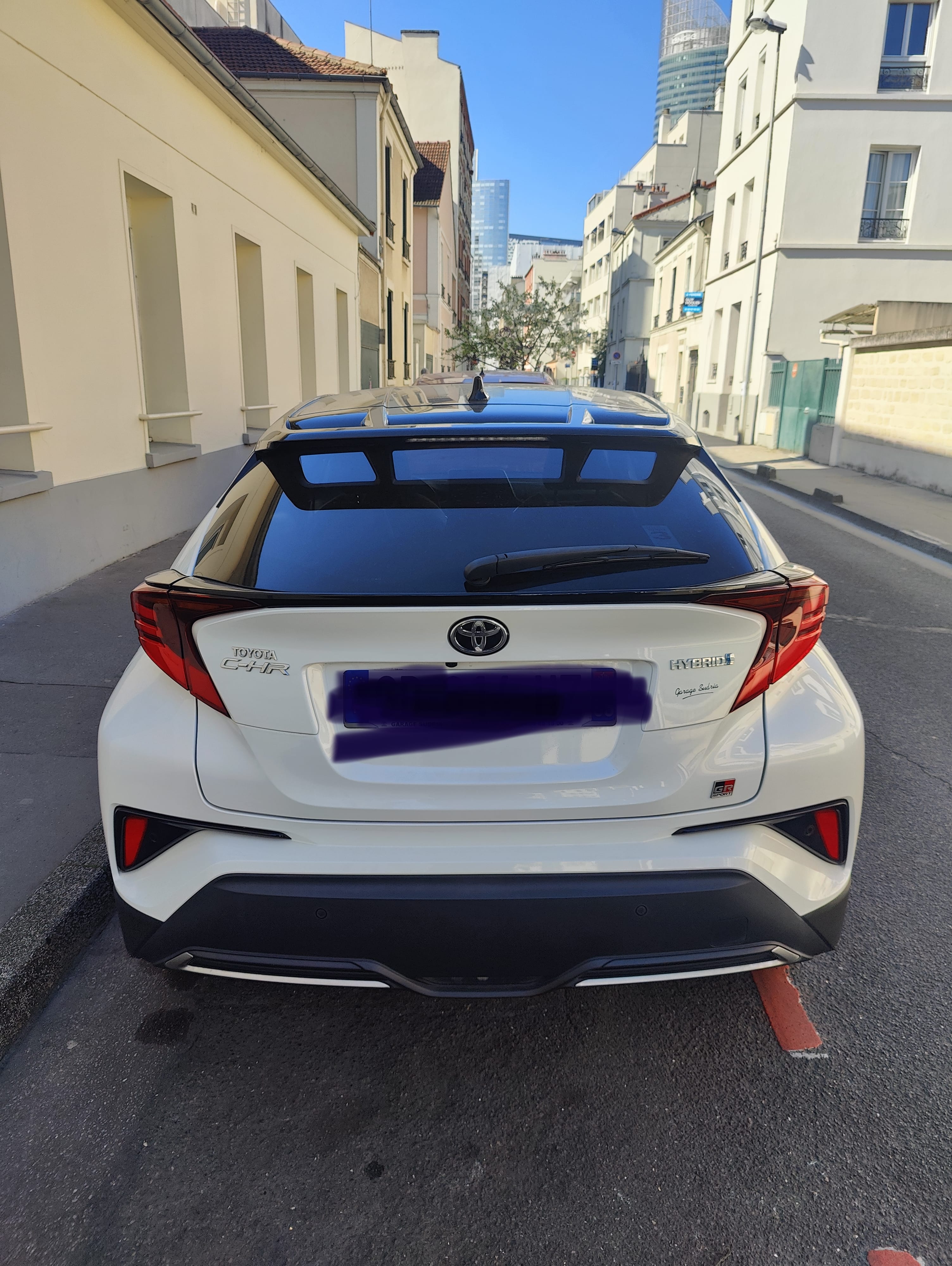 Toyota C-HR Hybrid avec GPS