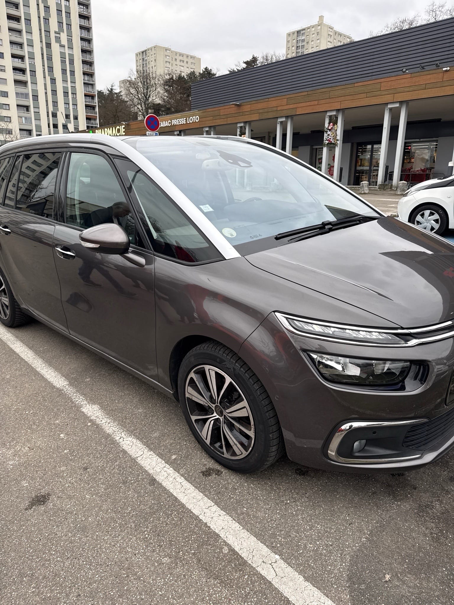 Citroen C4 Grand Spacetourer avec Siège bébé