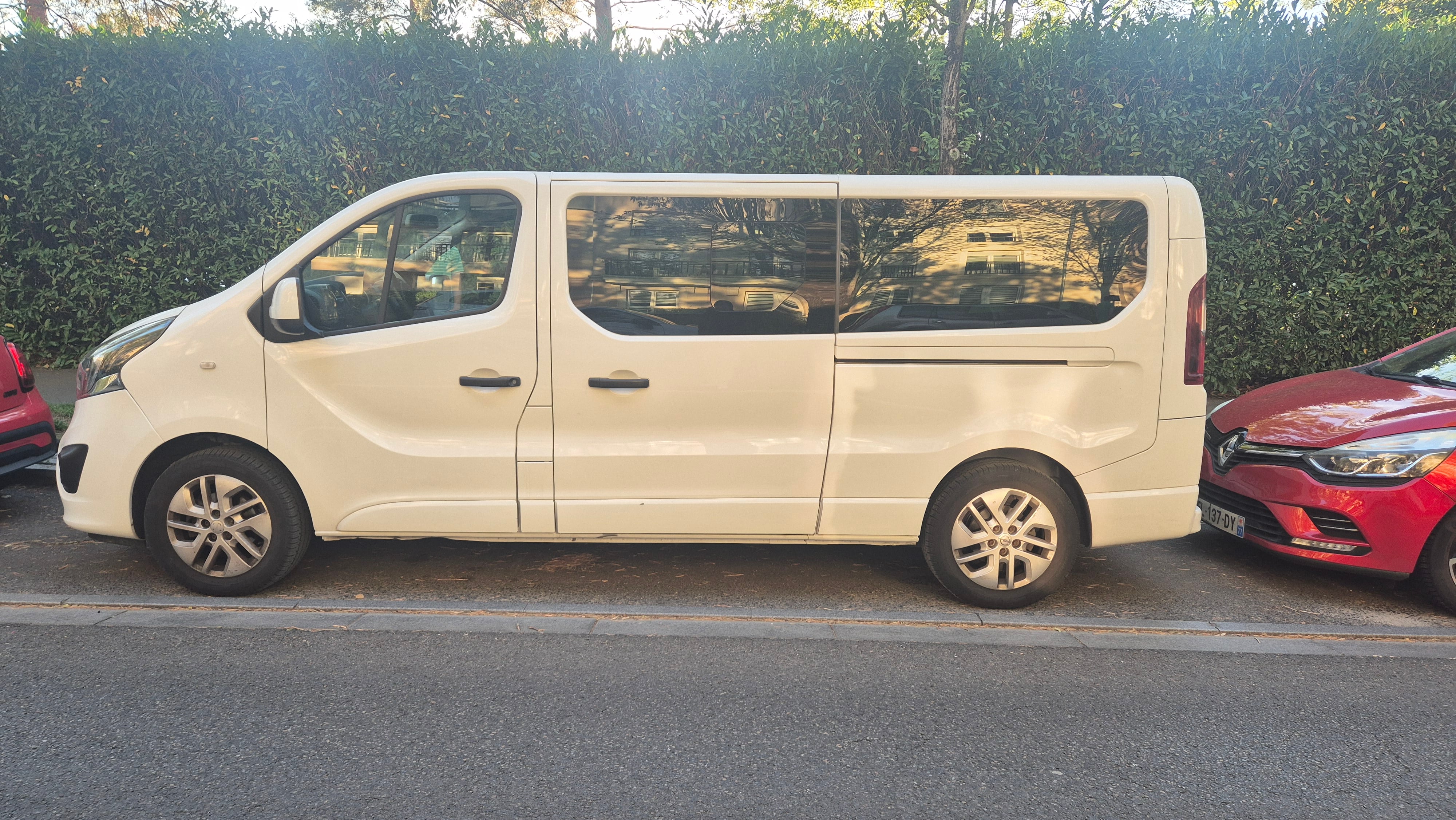 Opel Vivaro Combi avec Climatisation