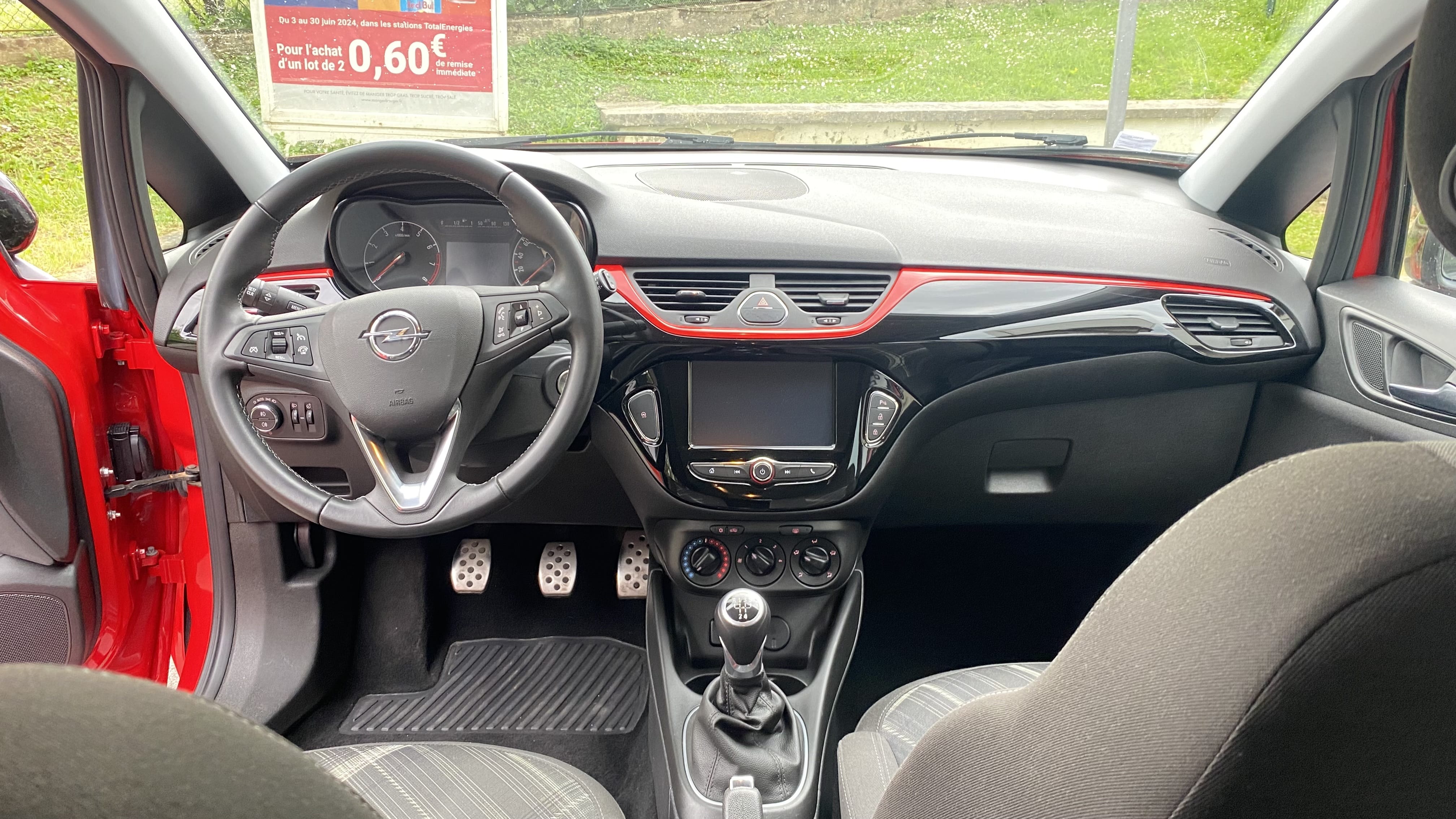 Opel Corsa avec Siège bébé