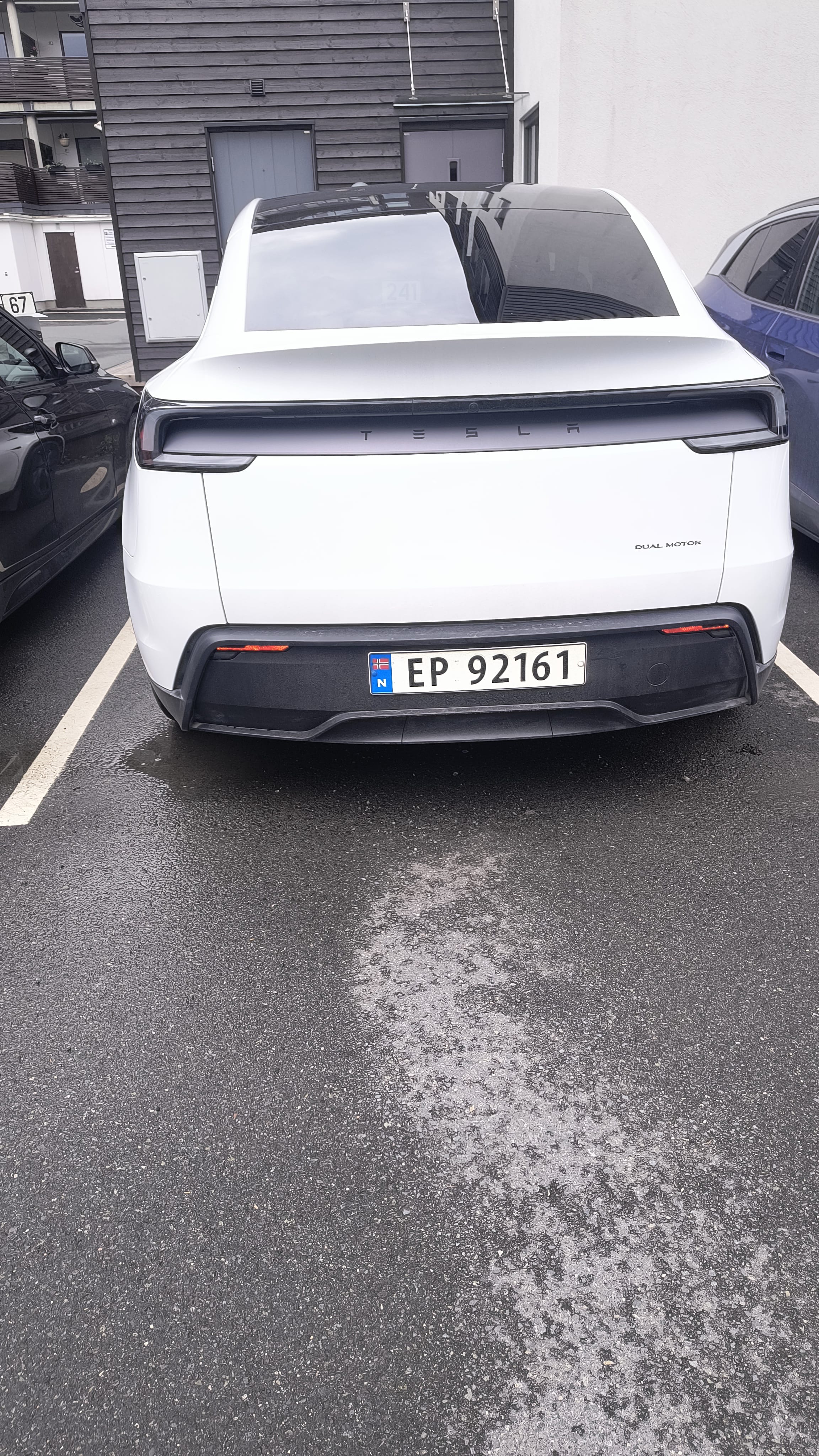 Tesla Model Y Long Range med Vinterdekk