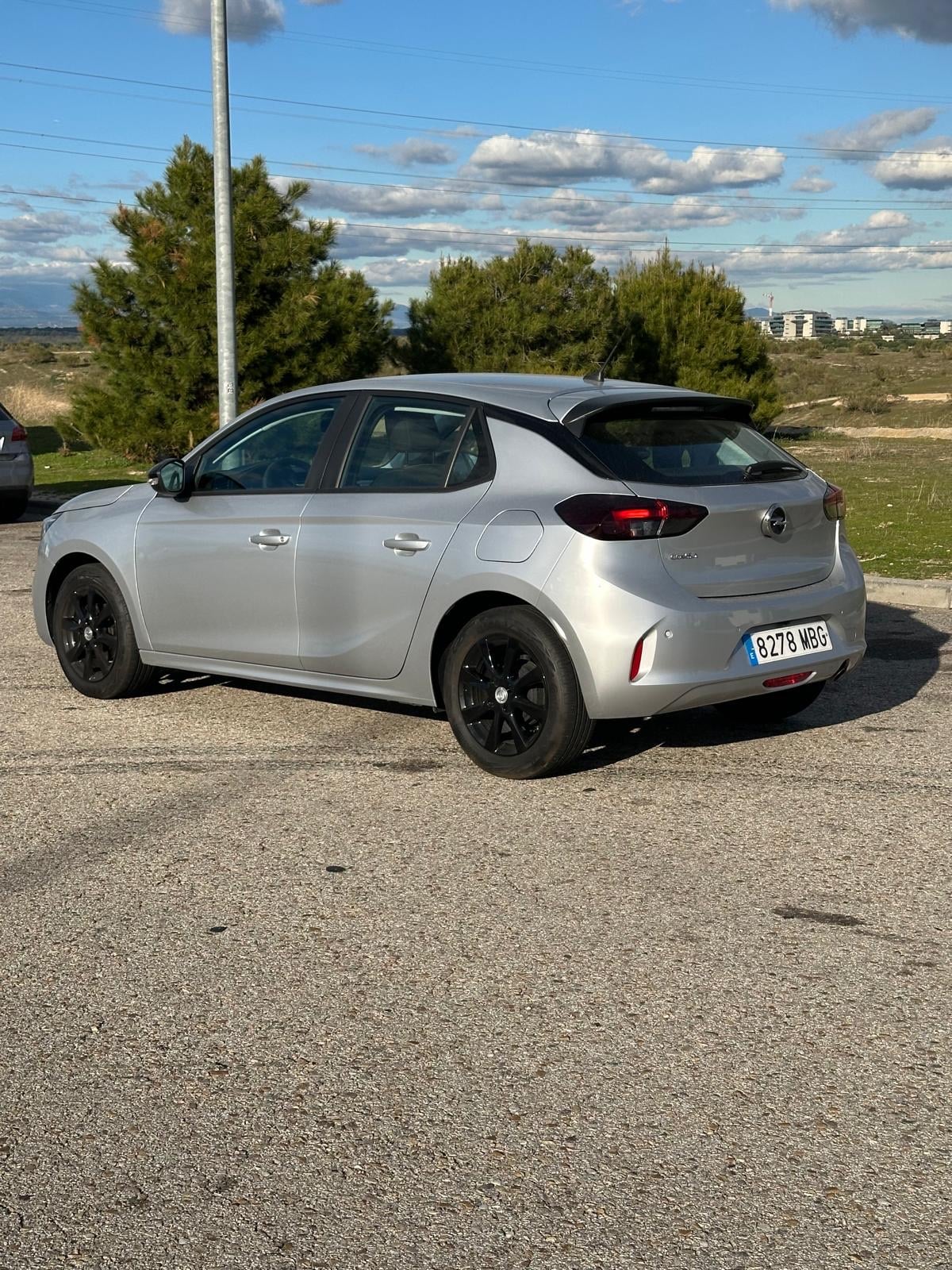 Opel Corsa Moderno, cómodo y económico – Opel Corsa 2022 en Poble Sec con Aire acondicionado
