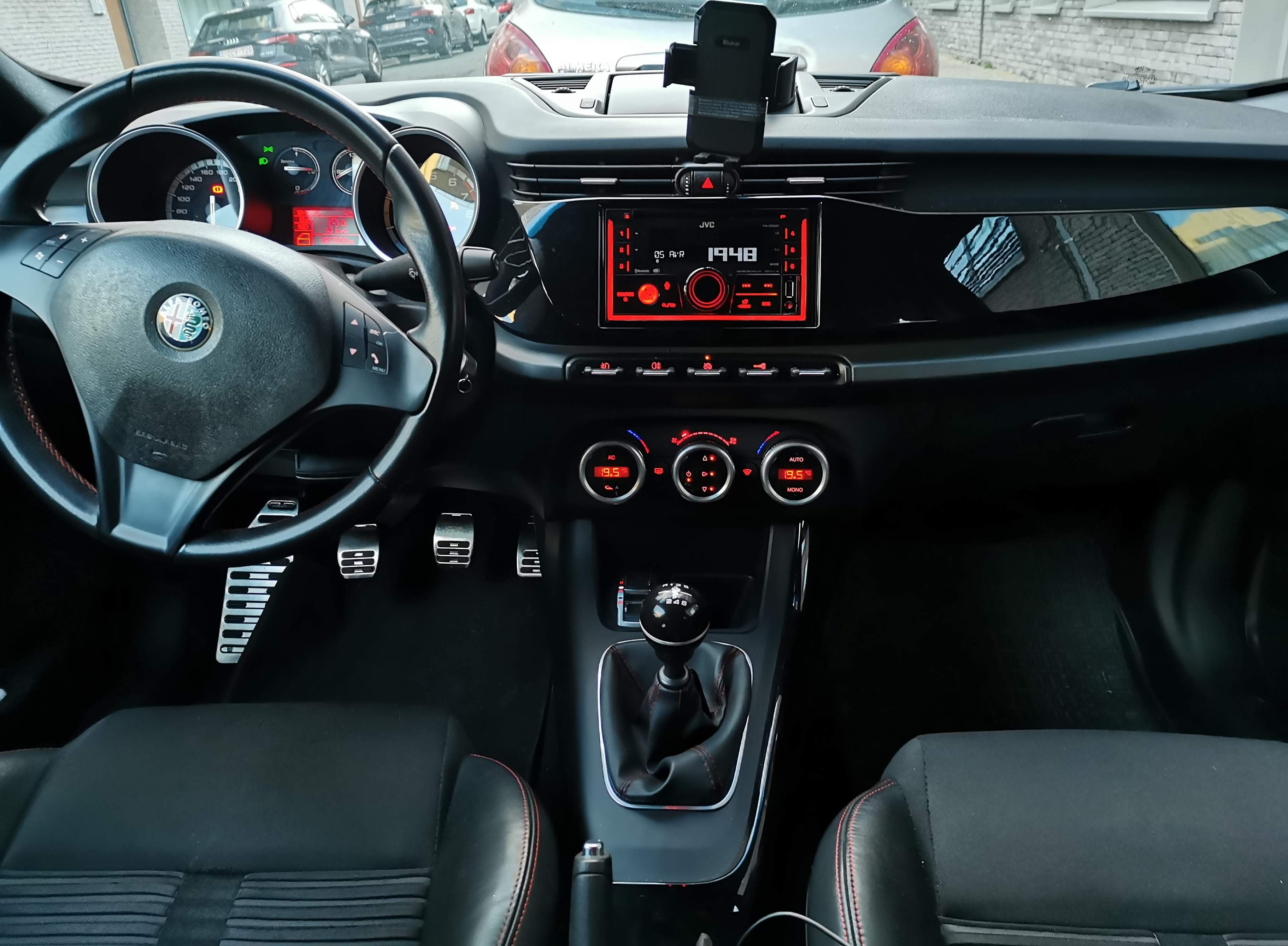 Alfa-Romeo Giulietta with USB charging ports