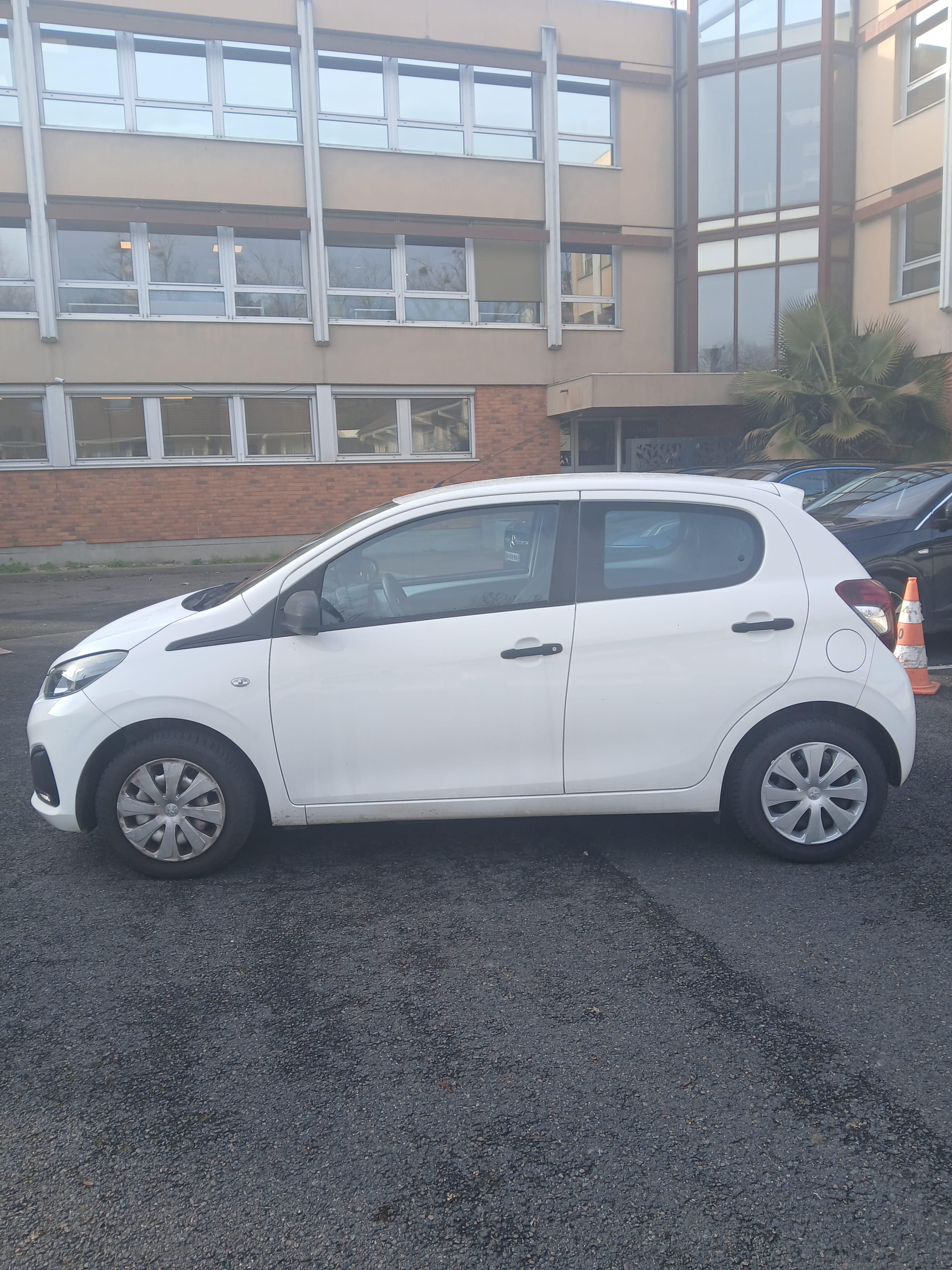 Peugeot 108 avec Entrée audio / iPod