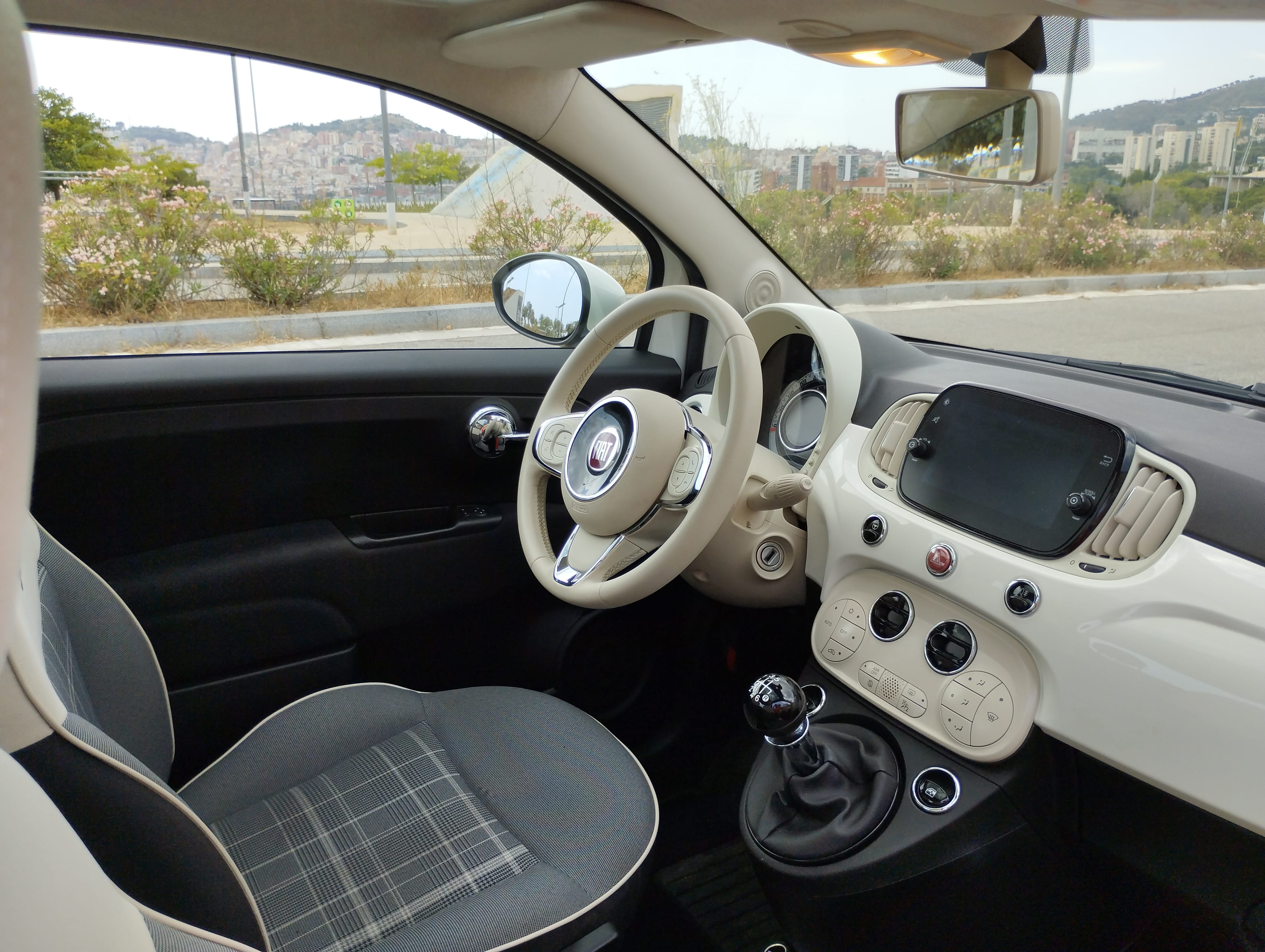 Fiat 500 Hybrido with Cruise control