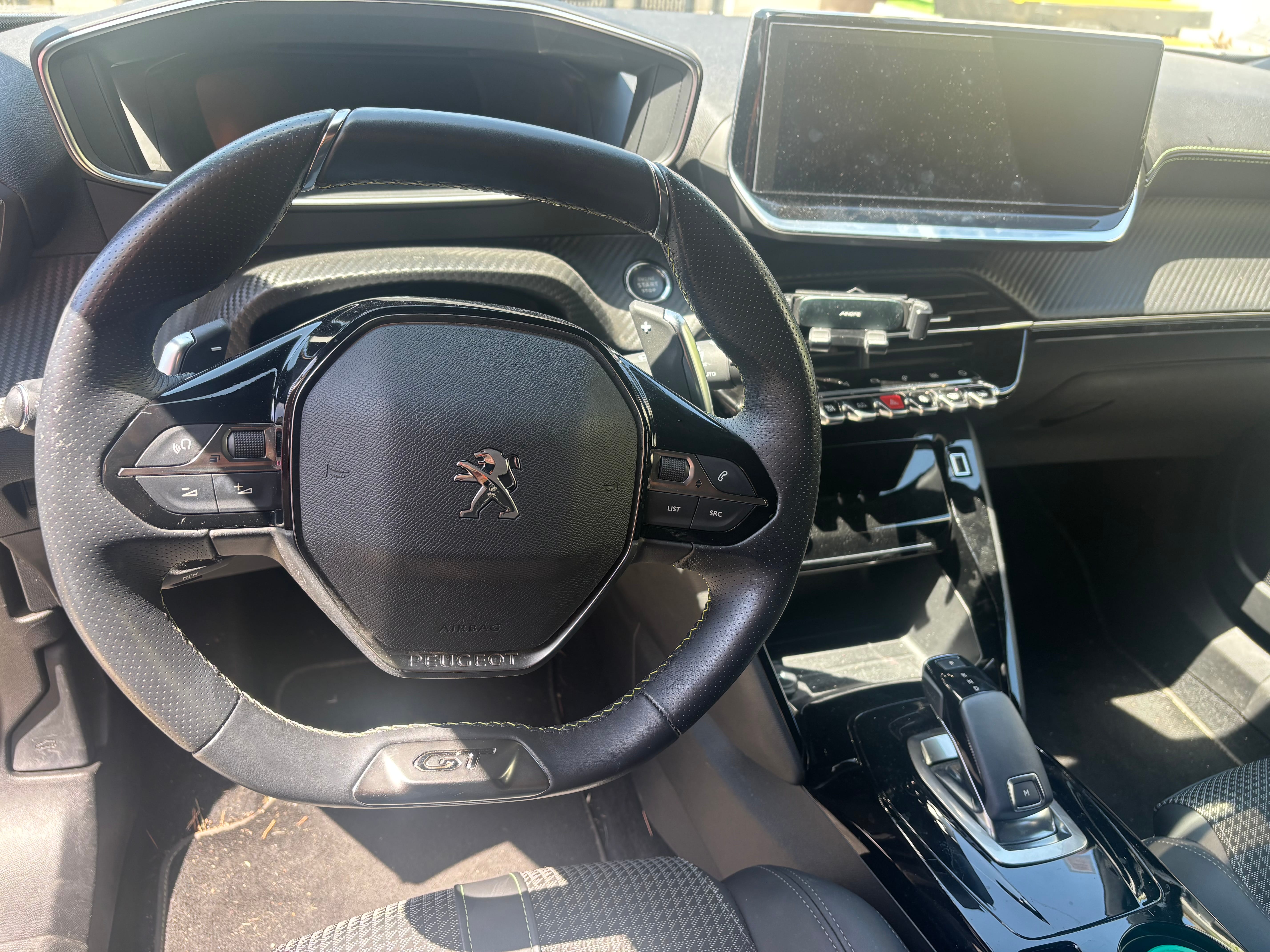 Peugeot 2008 avec GPS