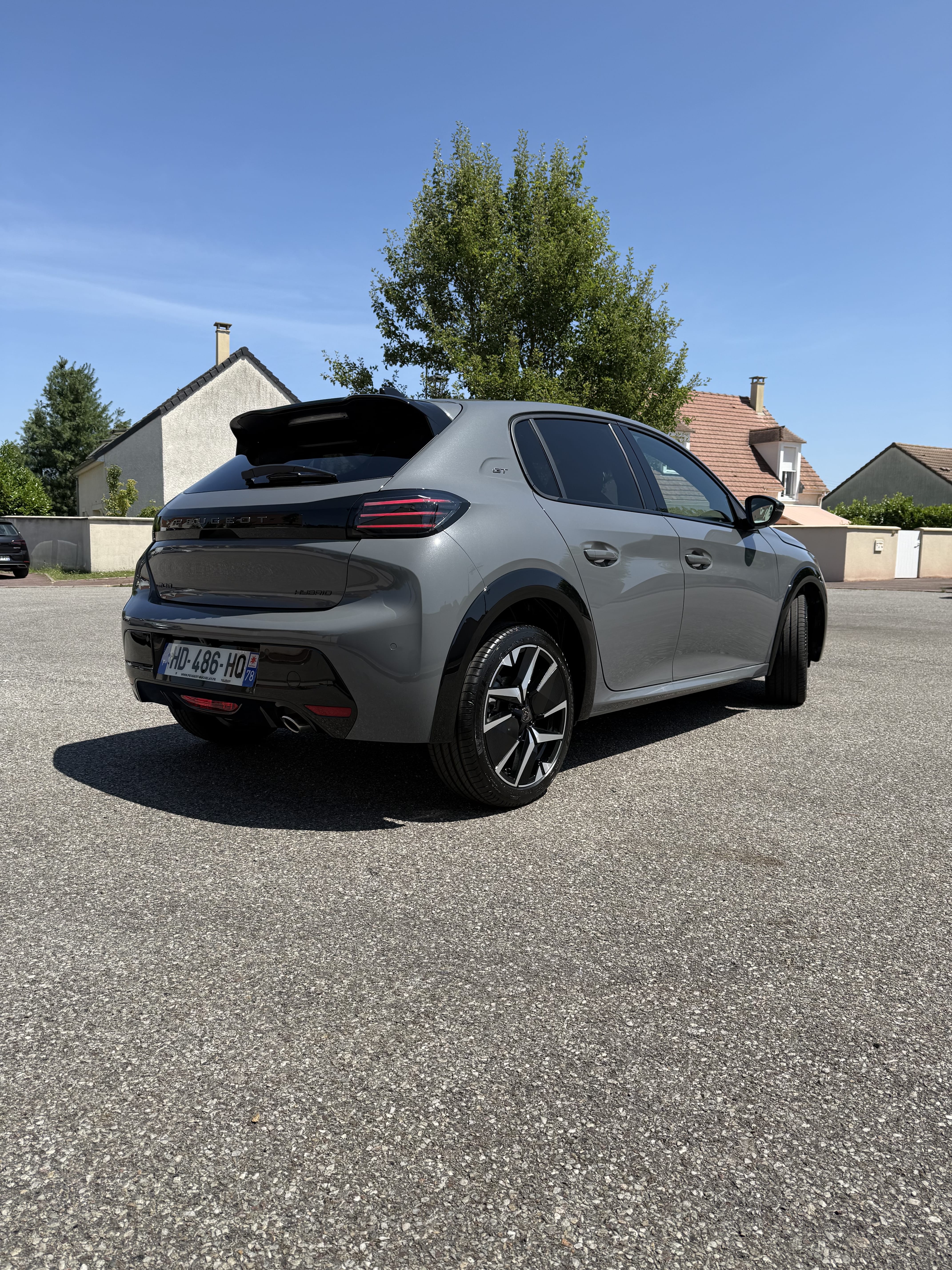 Peugeot 208 avec Apple CarPlay