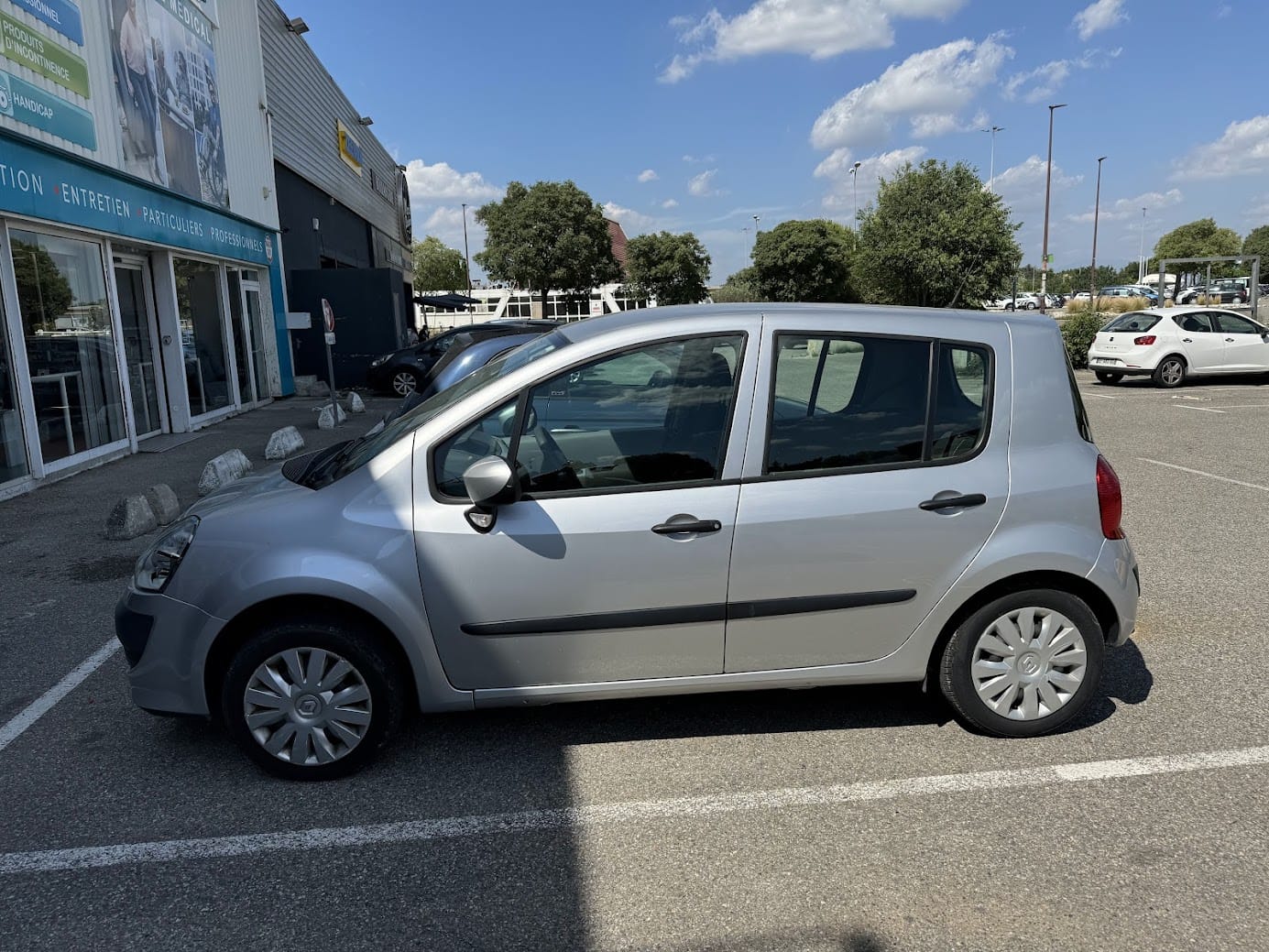 Renault Modus Ess 75CV *24008* CS665WY with Air conditioning