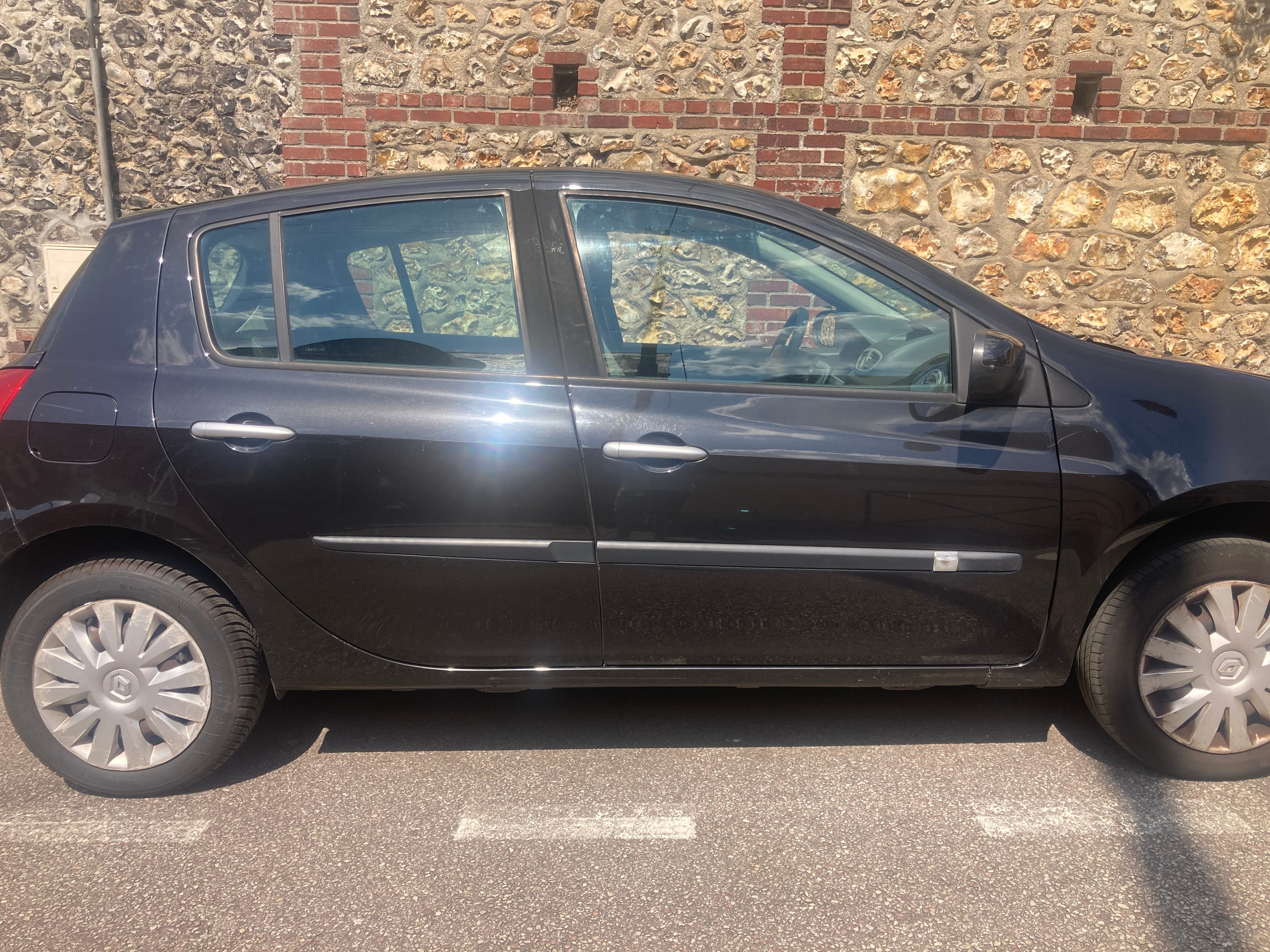 Renault Clio avec Siège bébé