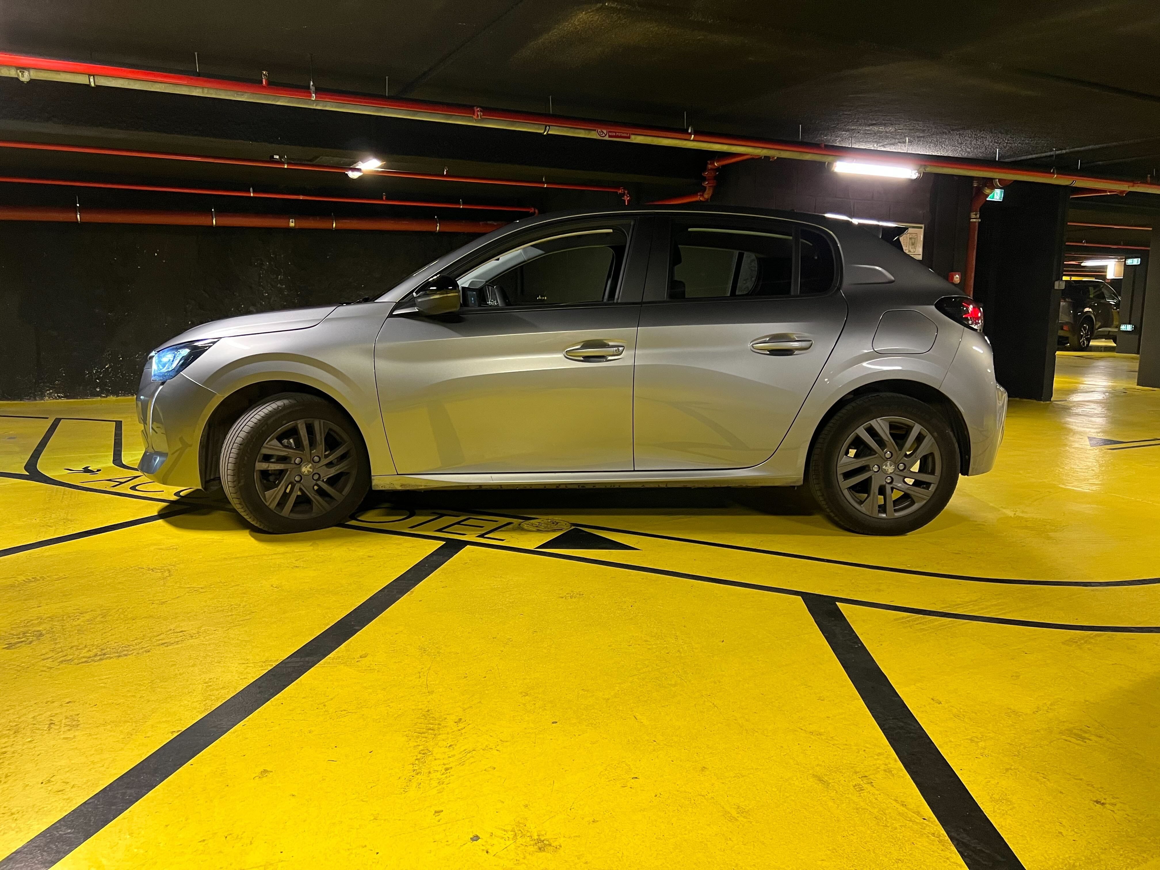 Peugeot 208 avec Climatisation