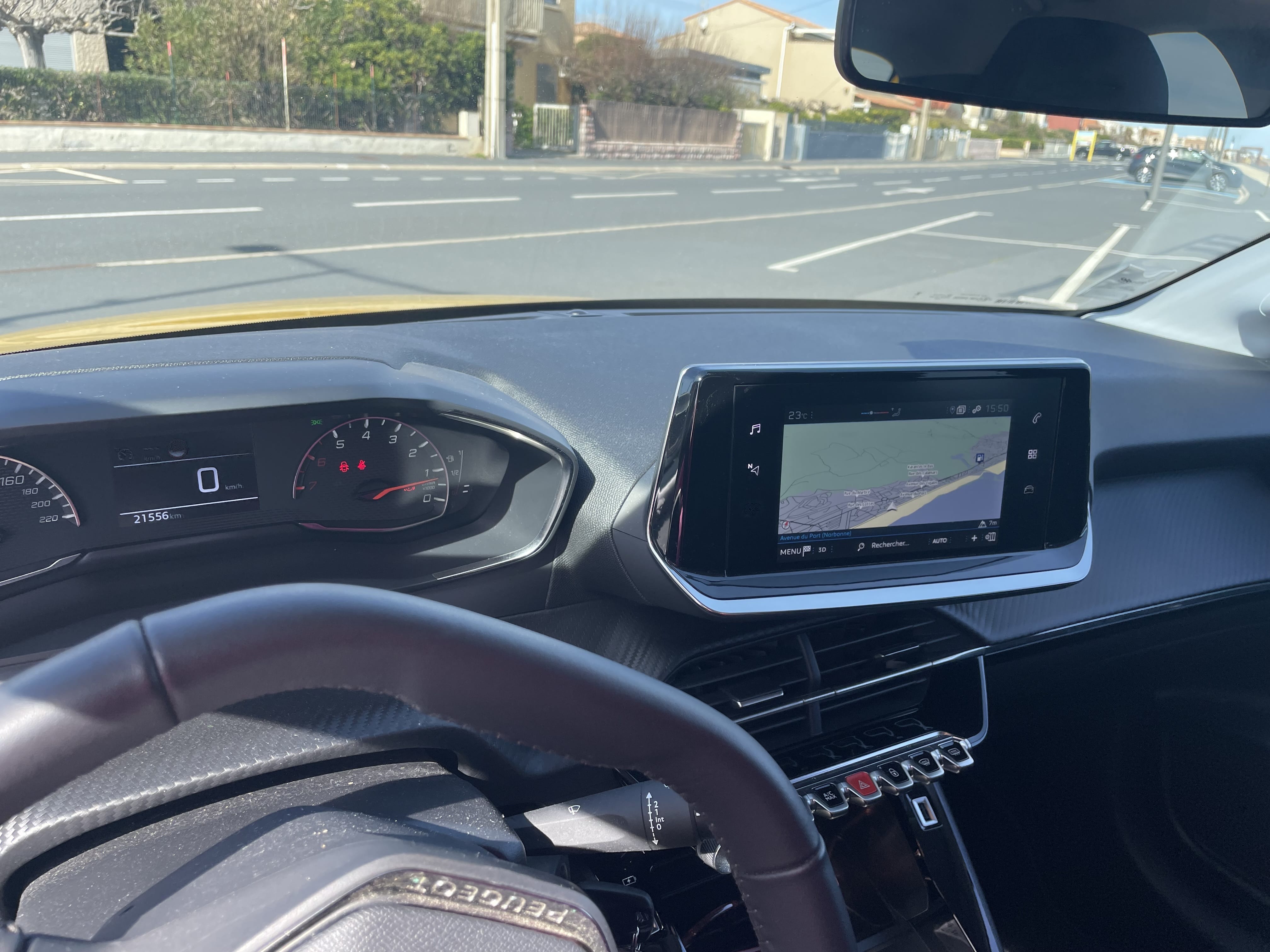 Peugeot 208 avec GPS