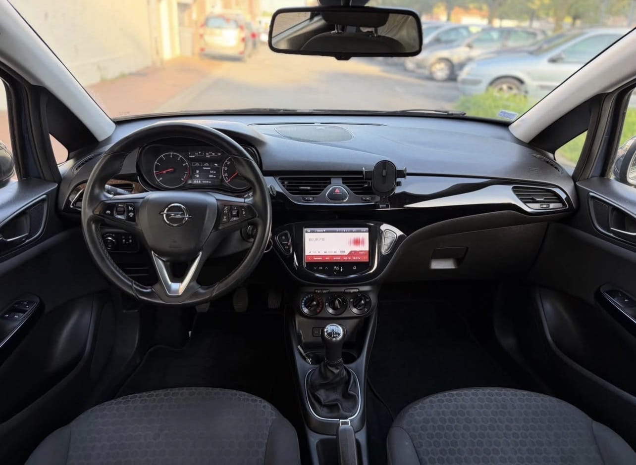 Opel Corsa-E avec Port USB