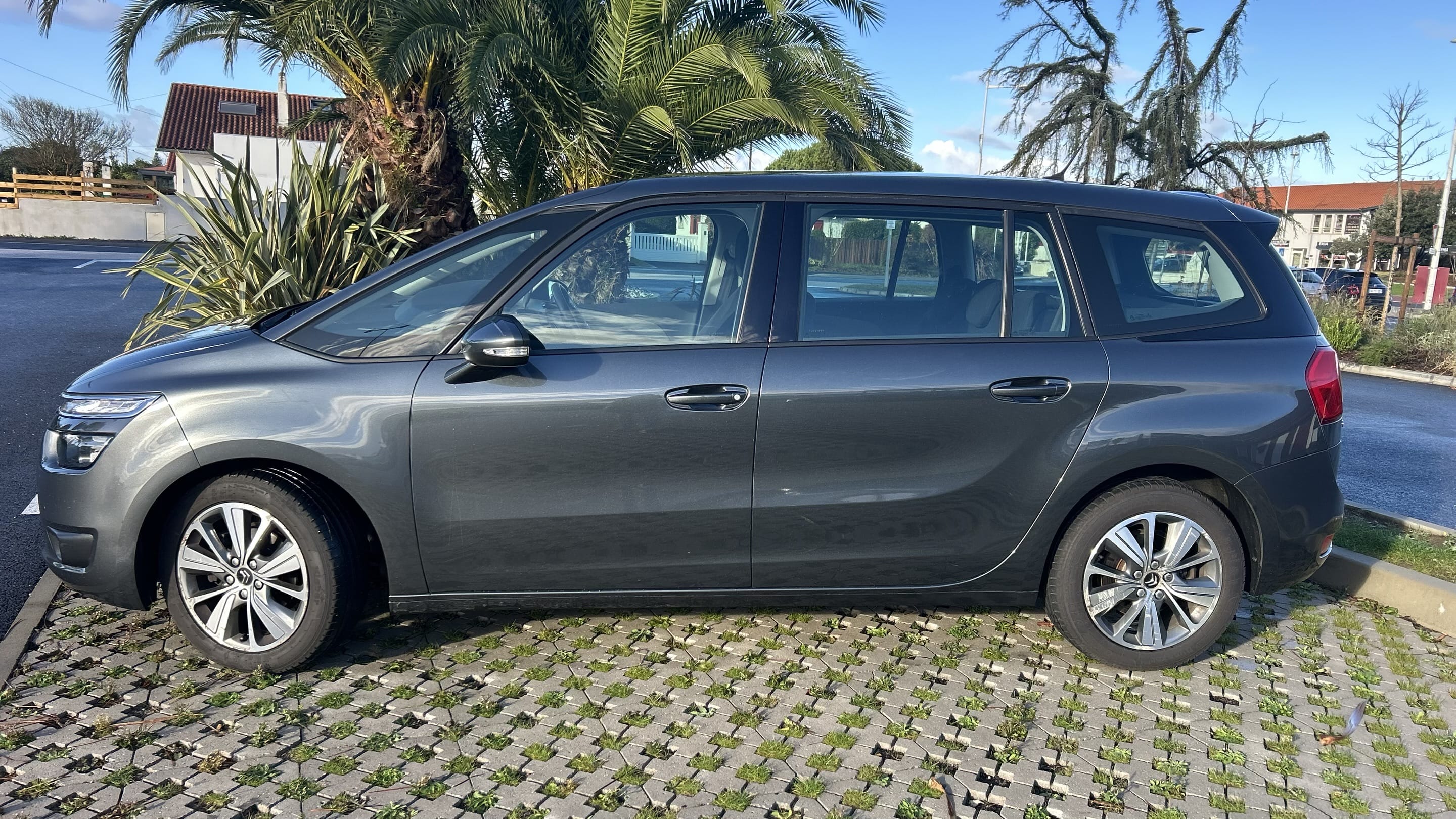 Citroen C4 Grand Spacetourer avec Climatisation