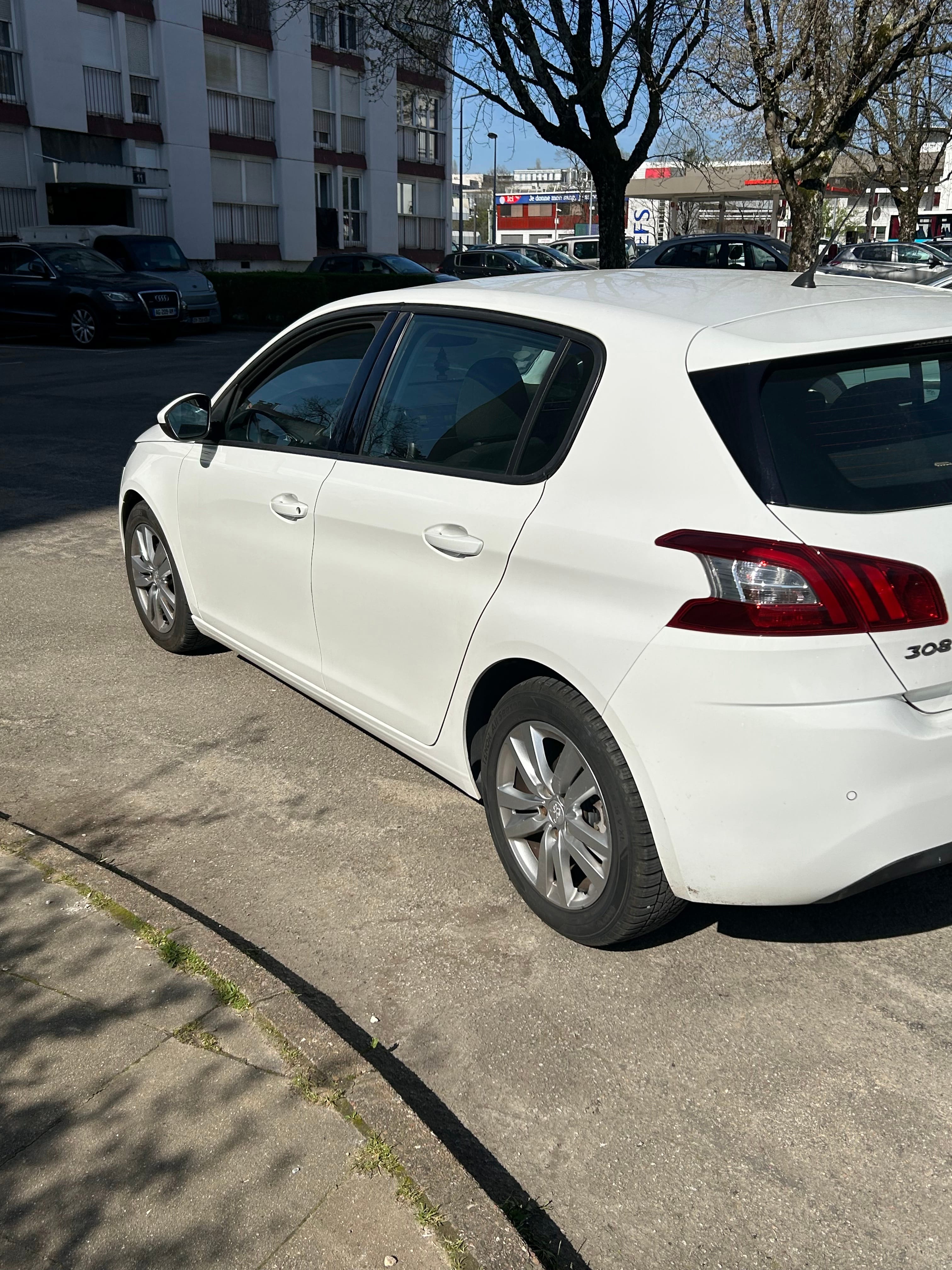 Peugeot 308 avec Climatisation
