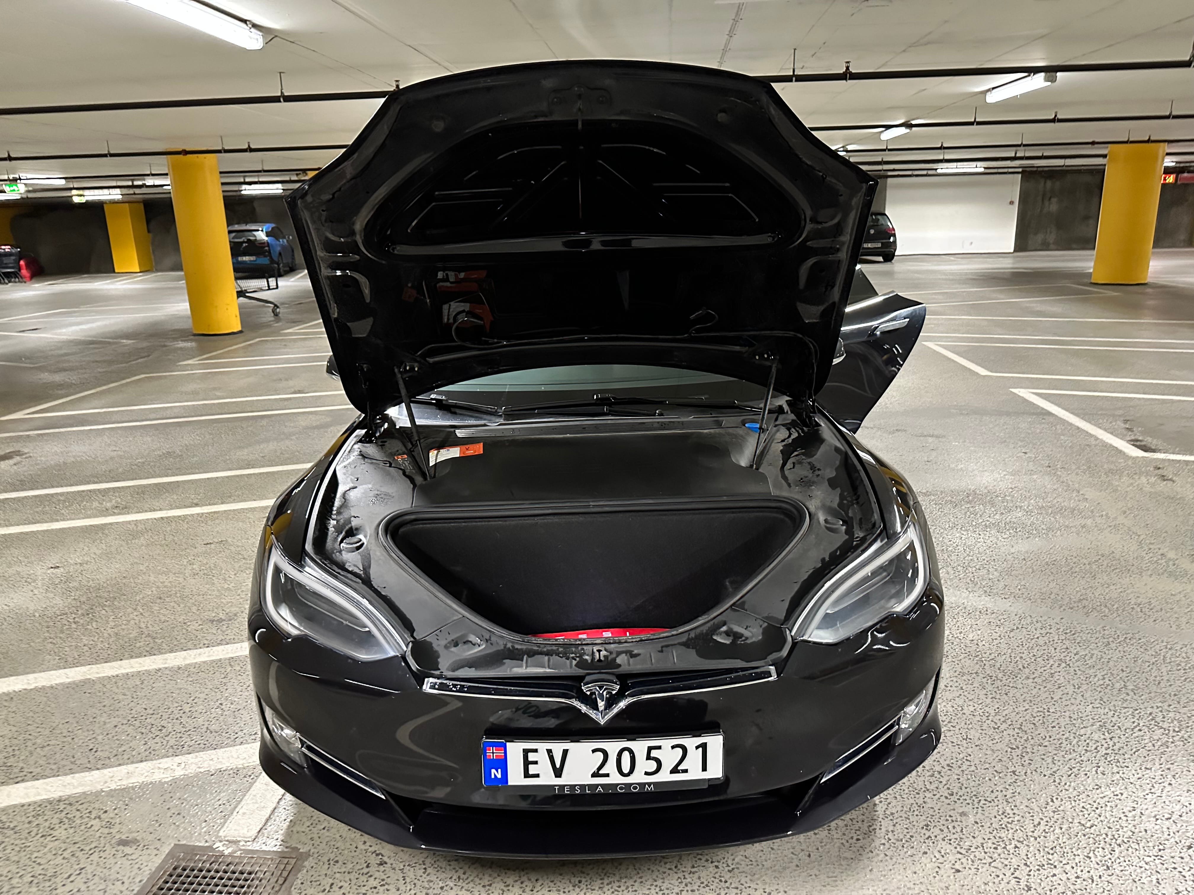 Tesla Model S 75D med Aircondition