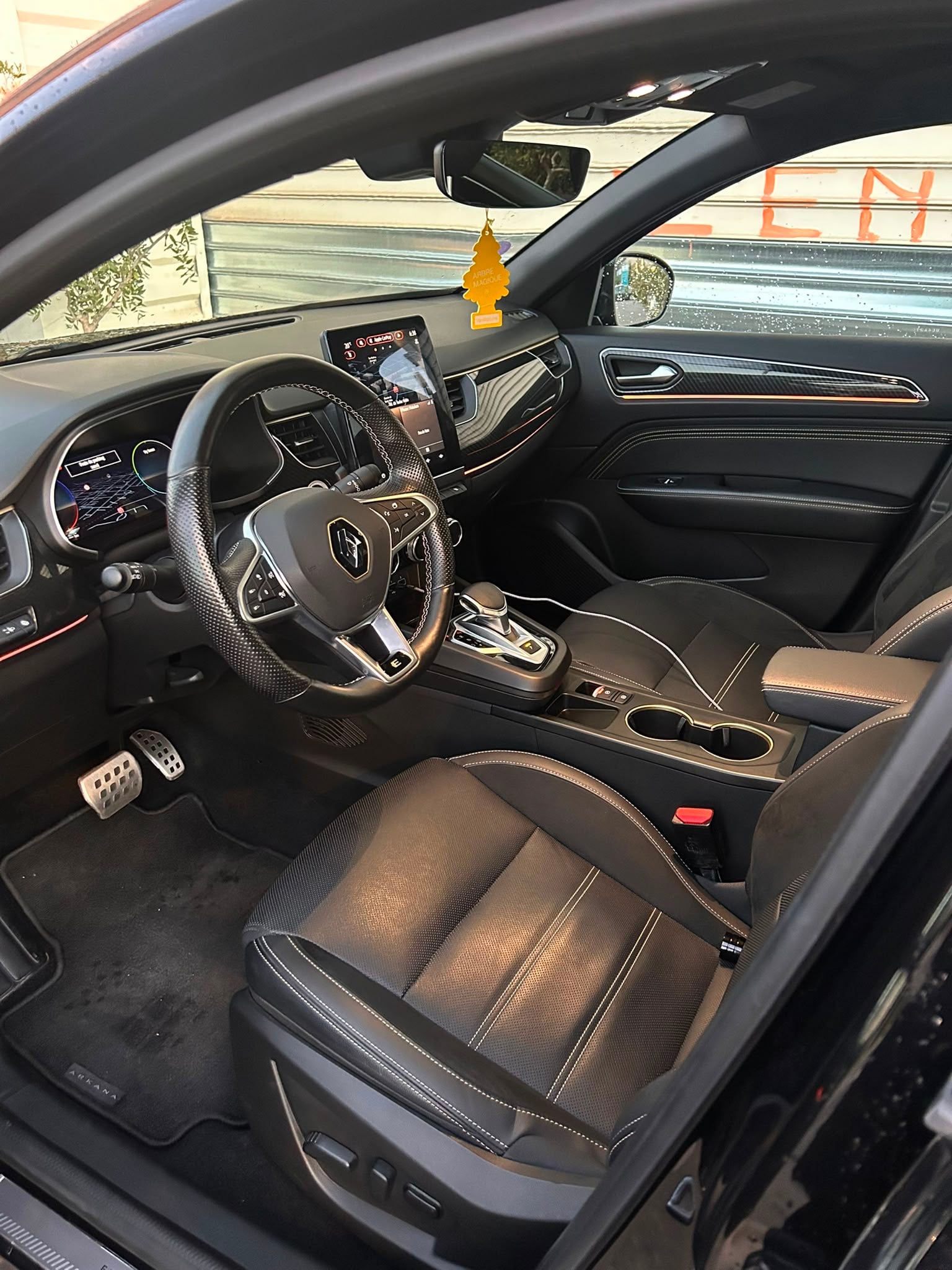 Renault Arkana E-Tech avec GPS